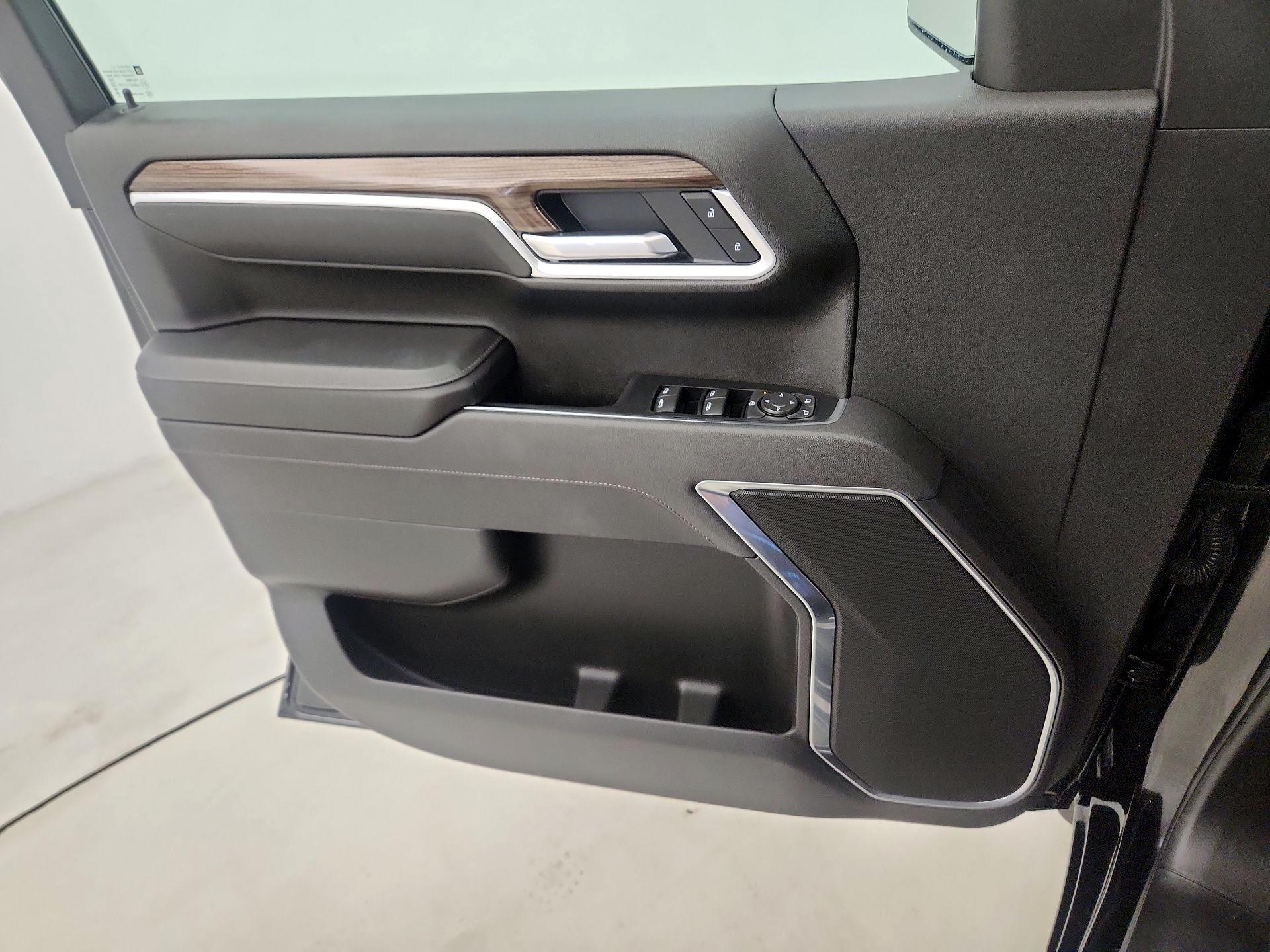 Thumbnail: 2025 Chevrolet Silverado 1500 - 12
