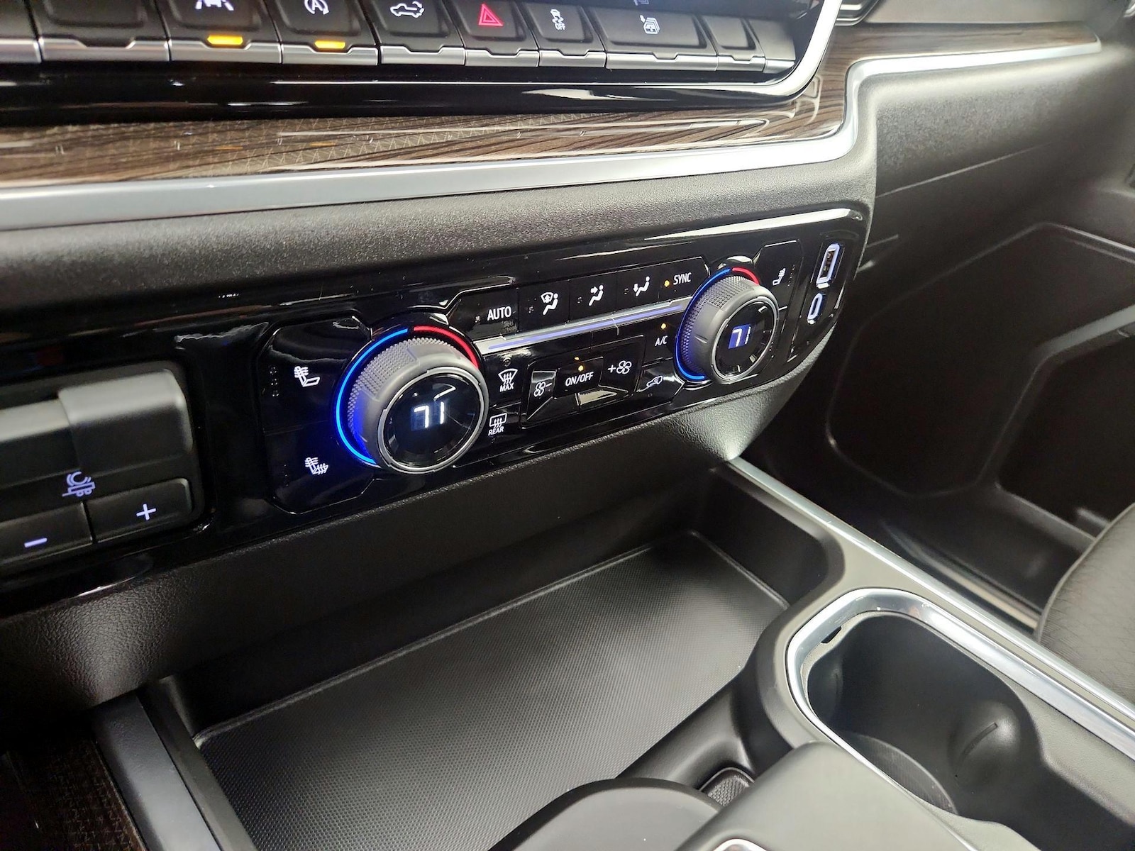 2025 Chevrolet Silverado 1500 LT - Photo 15
