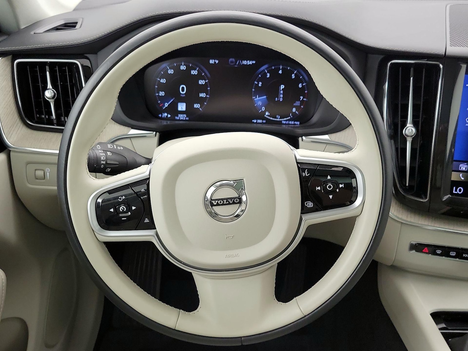 2021 Volvo XC60 Inscription - Photo 11