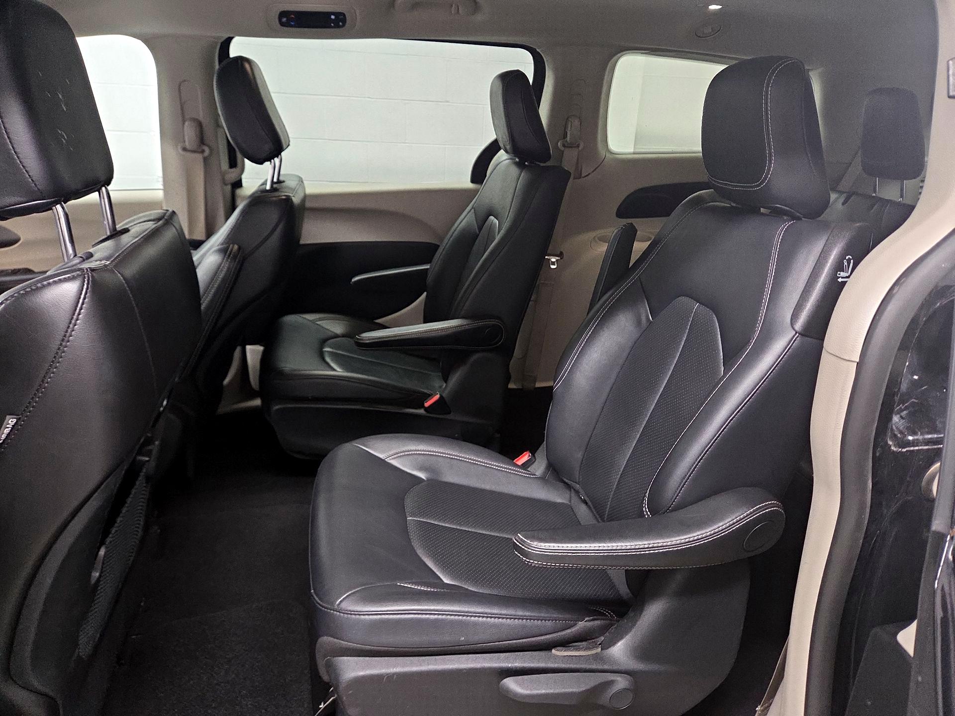 Thumbnail: 2024 Chrysler Pacifica - 9