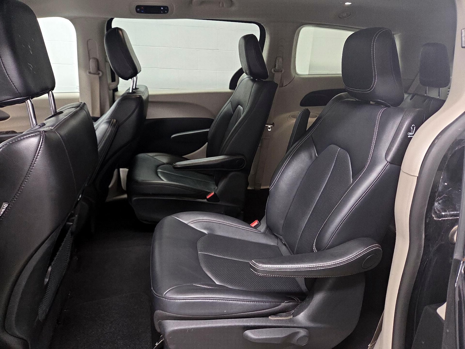 2024 Chrysler Pacifica PHEV Select - Photo 10