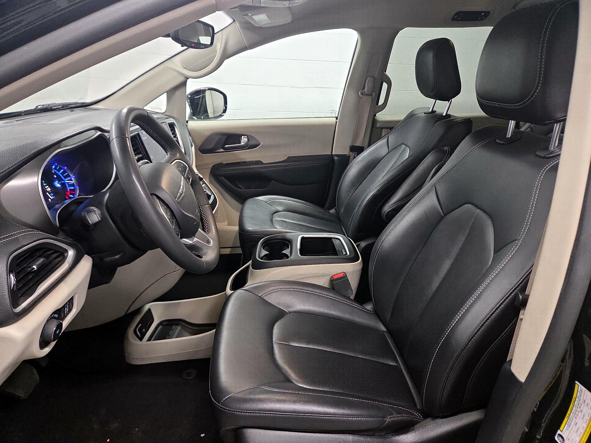 Thumbnail: 2024 Chrysler Pacifica - 11