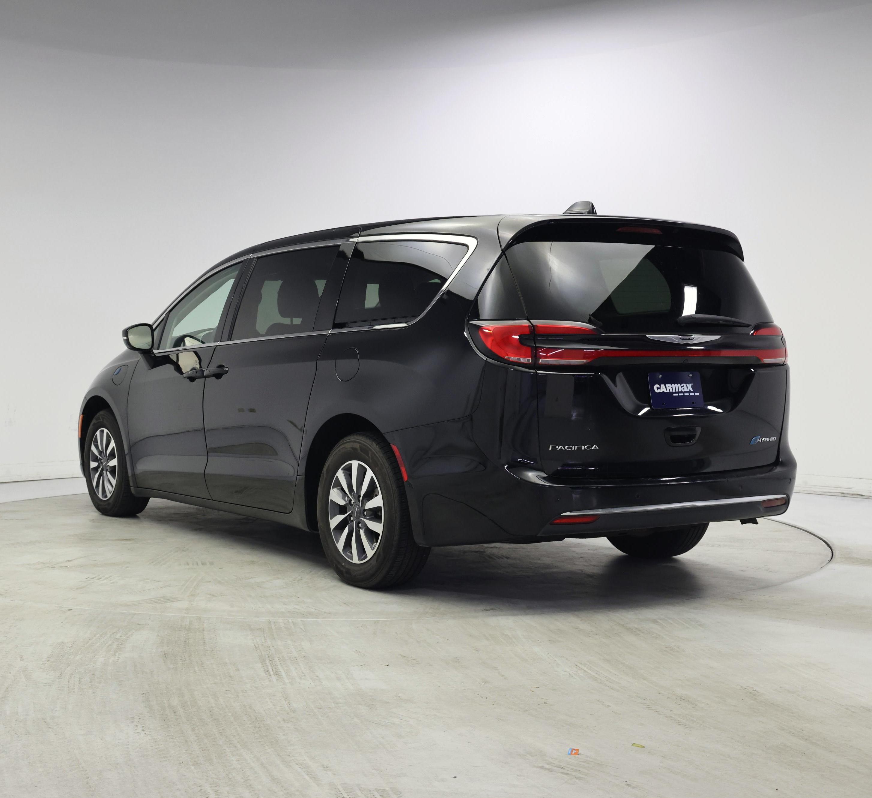 Thumbnail: 2024 Chrysler Pacifica - 2