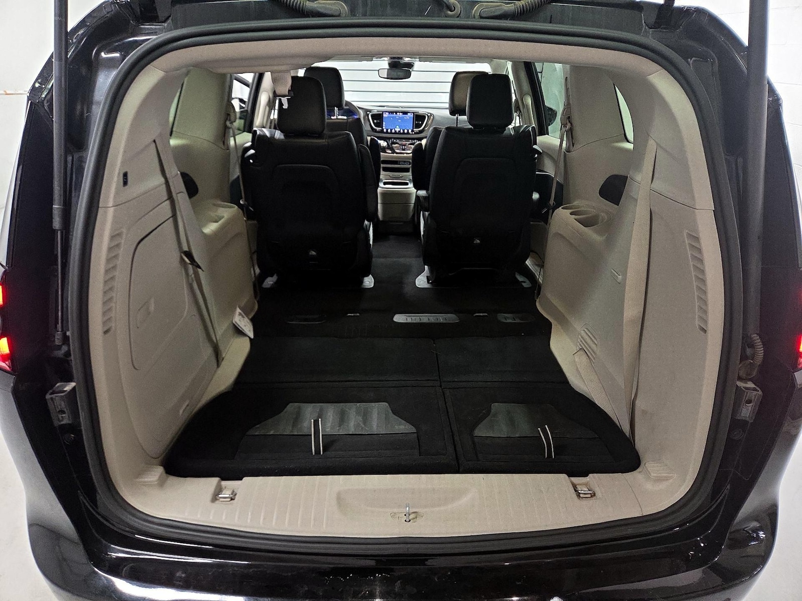 2024 Chrysler Pacifica PHEV Select - Photo 24