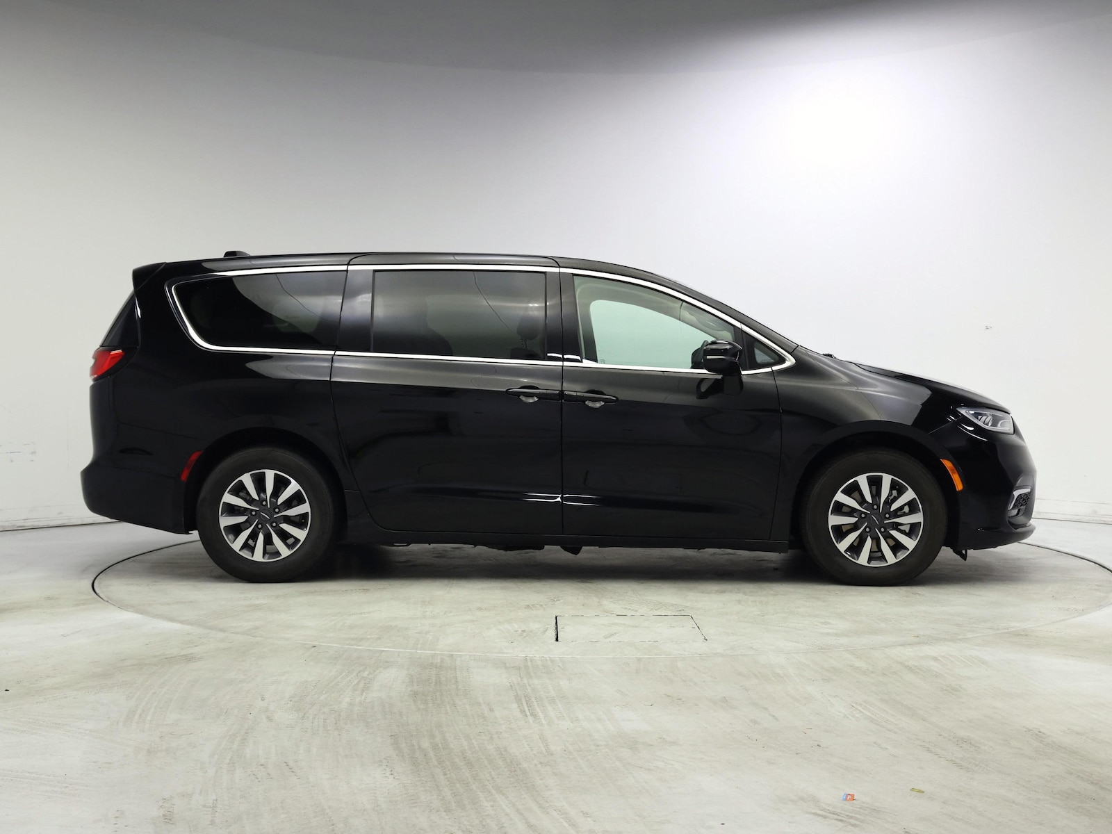 2024 Chrysler Pacifica PHEV Select - Photo 8