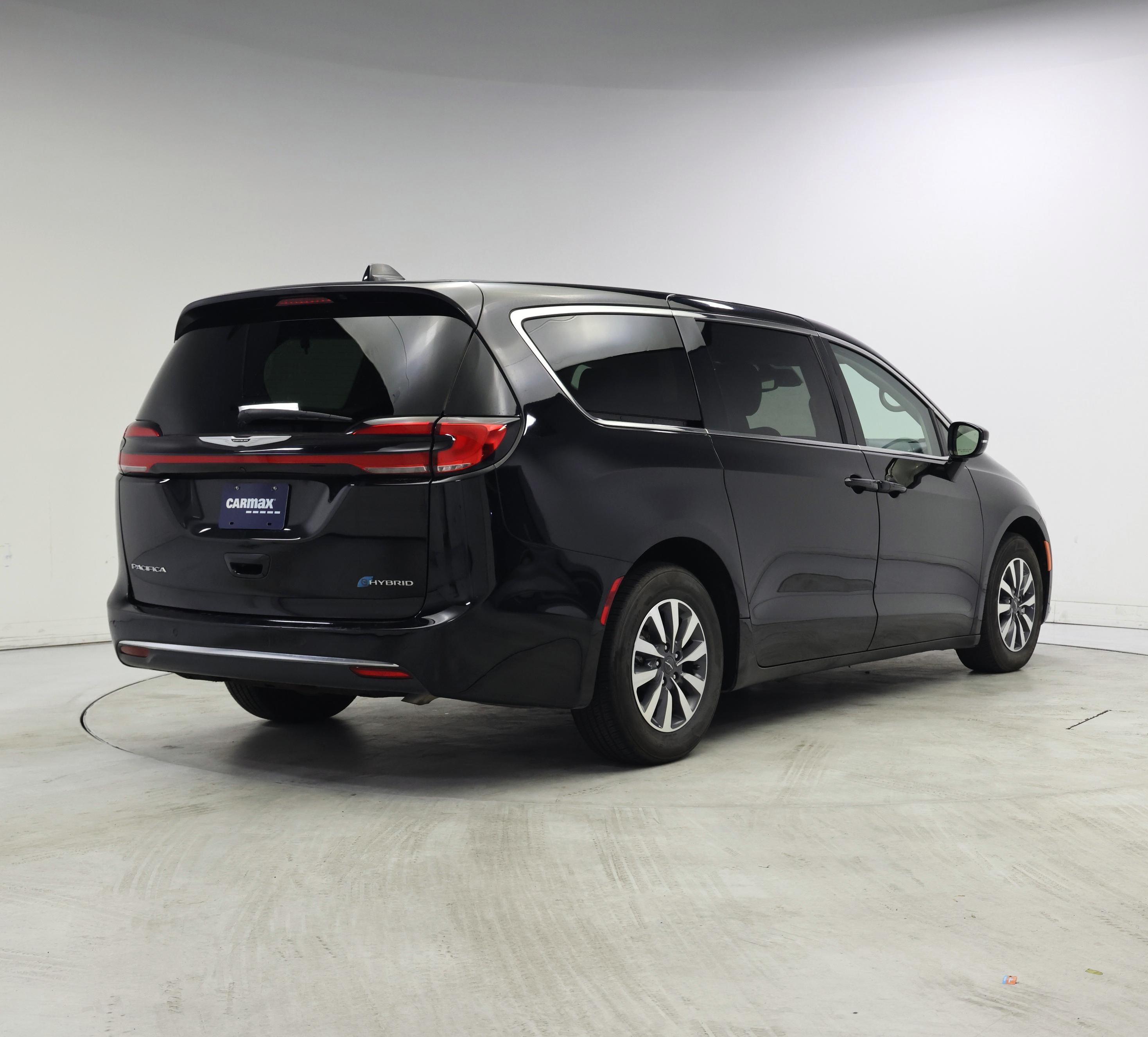 Thumbnail: 2024 Chrysler Pacifica - 8