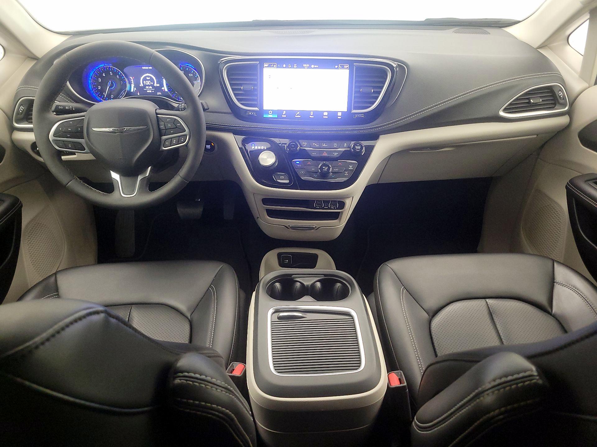 Thumbnail: 2023 Chrysler Pacifica - 9