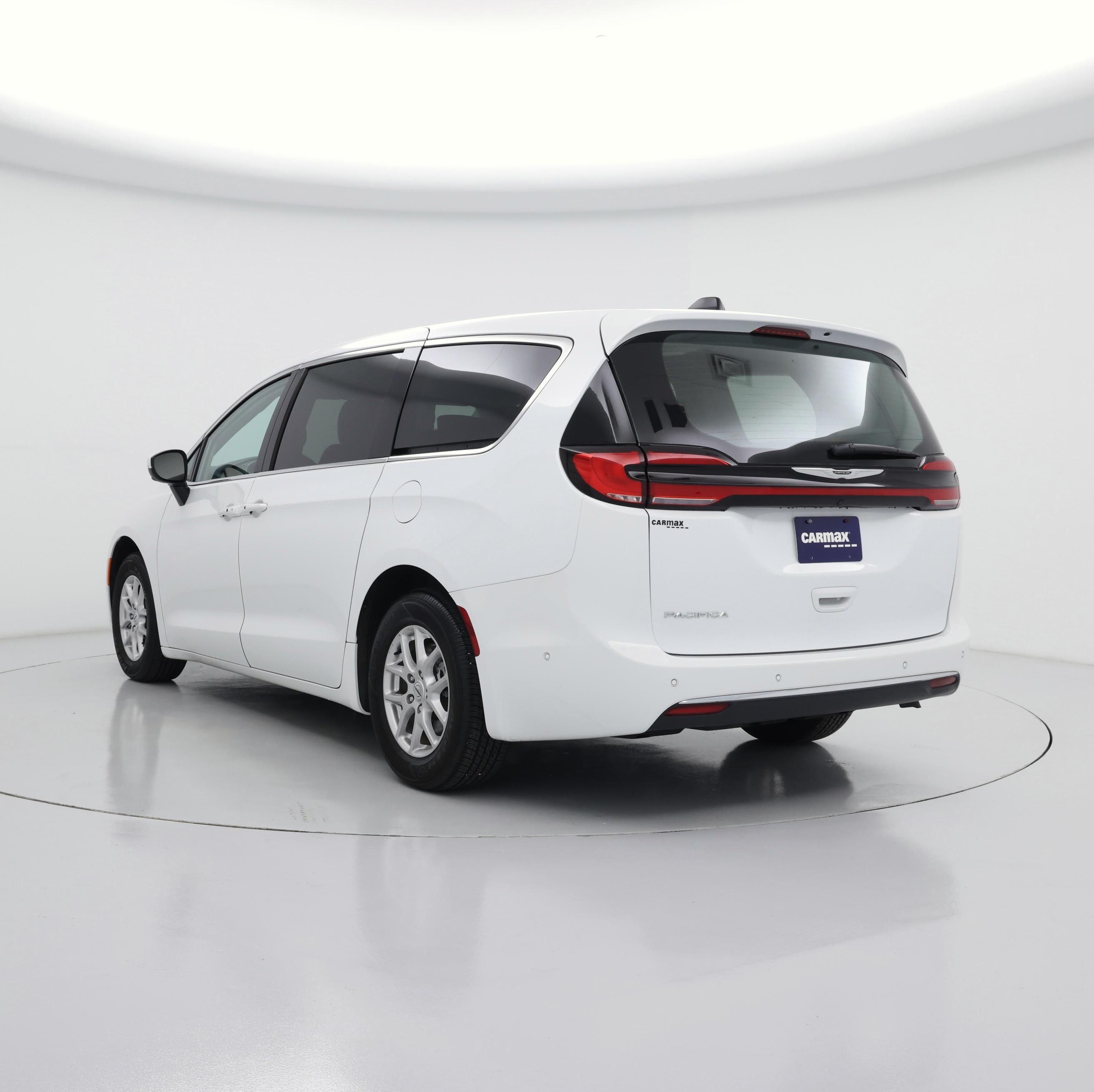 Thumbnail: 2023 Chrysler Pacifica - 2