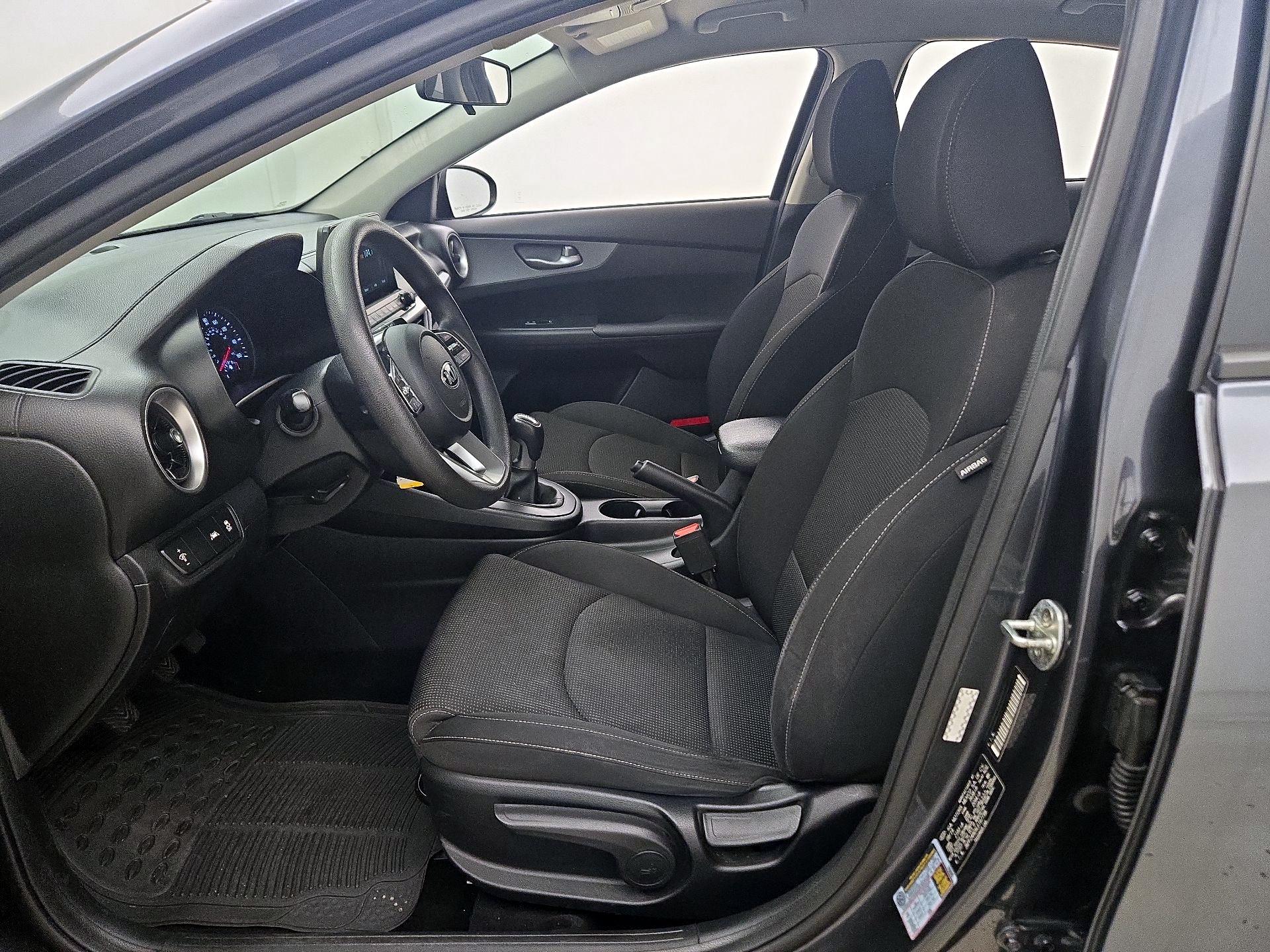 Thumbnail: 2020 Kia Forte - 11