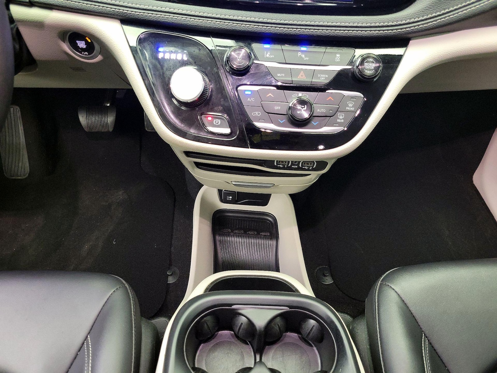 2024 Chrysler Pacifica PHEV Select - Photo 19