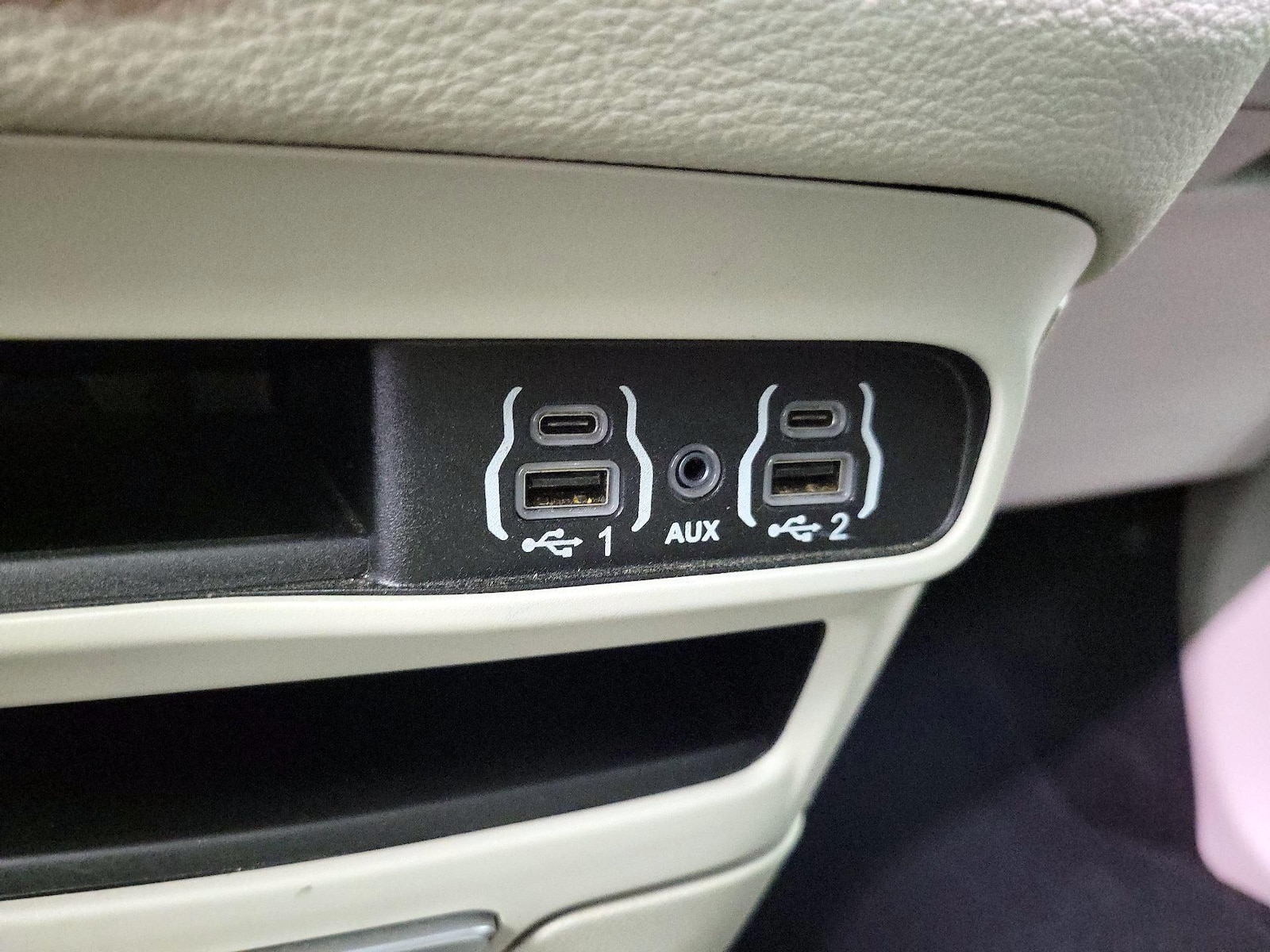 2024 Chrysler Pacifica PHEV Select - Photo 20