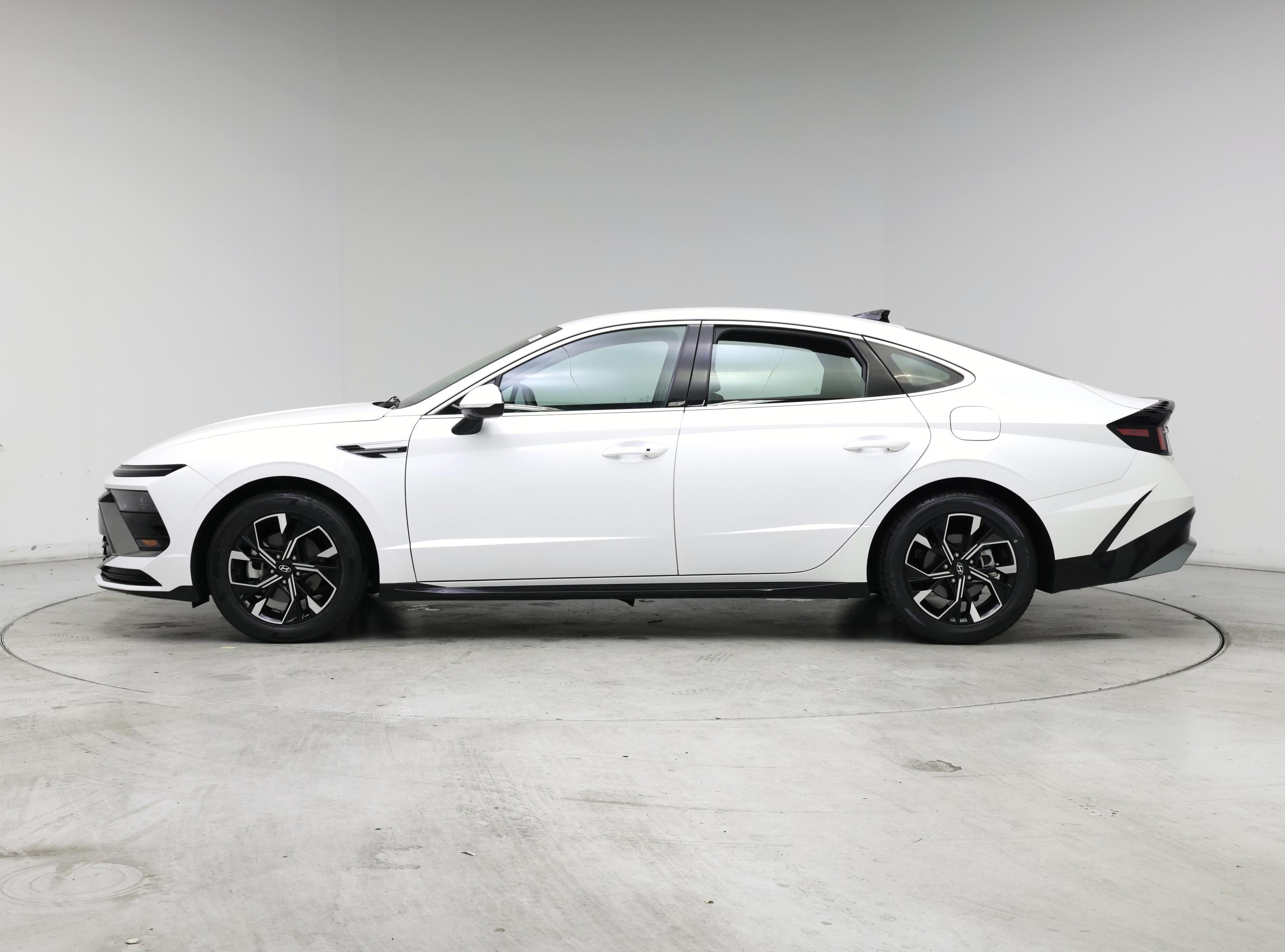 Thumbnail: 2025 Hyundai Sonata - 3