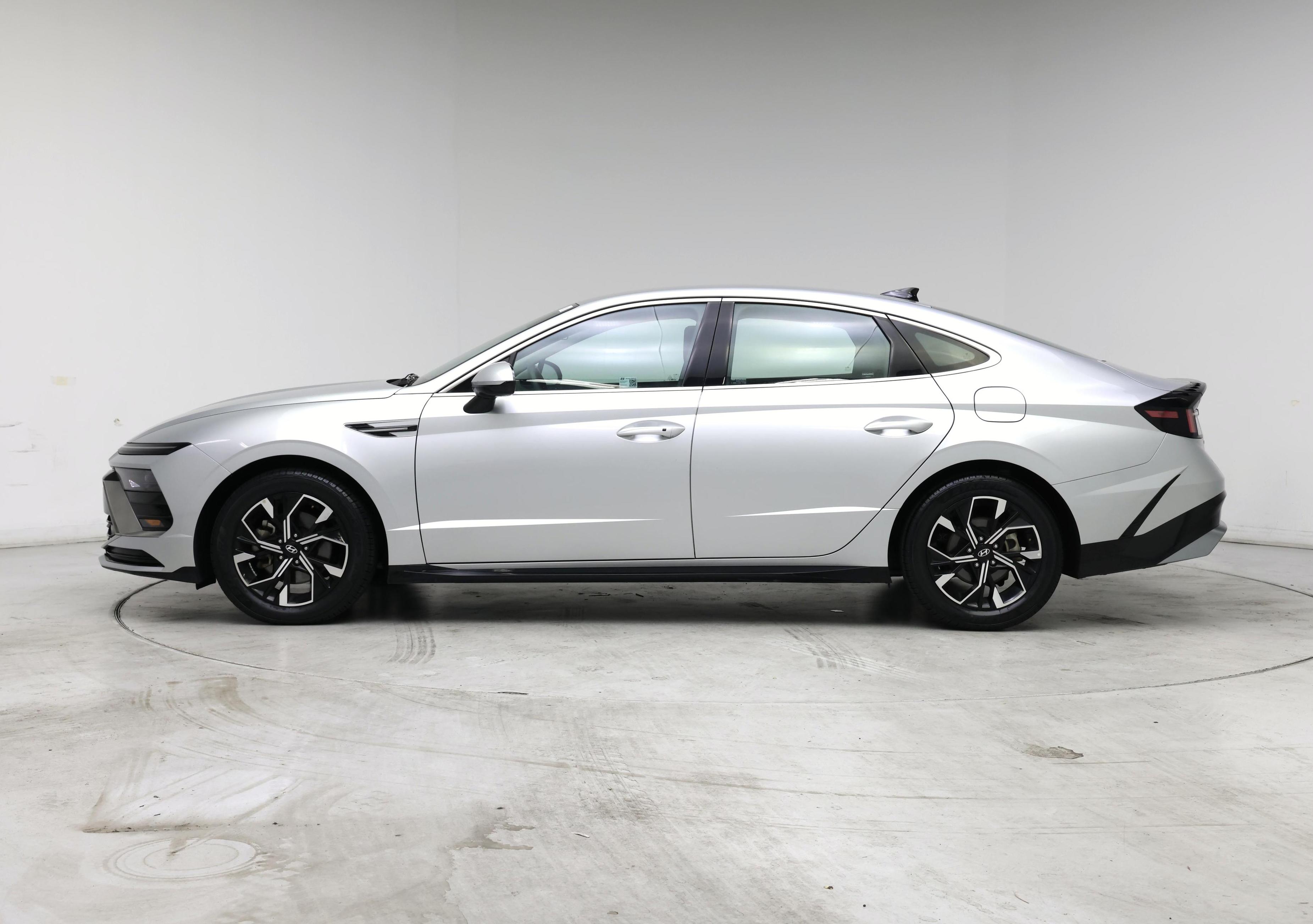 Thumbnail: 2025 Hyundai Sonata - 3