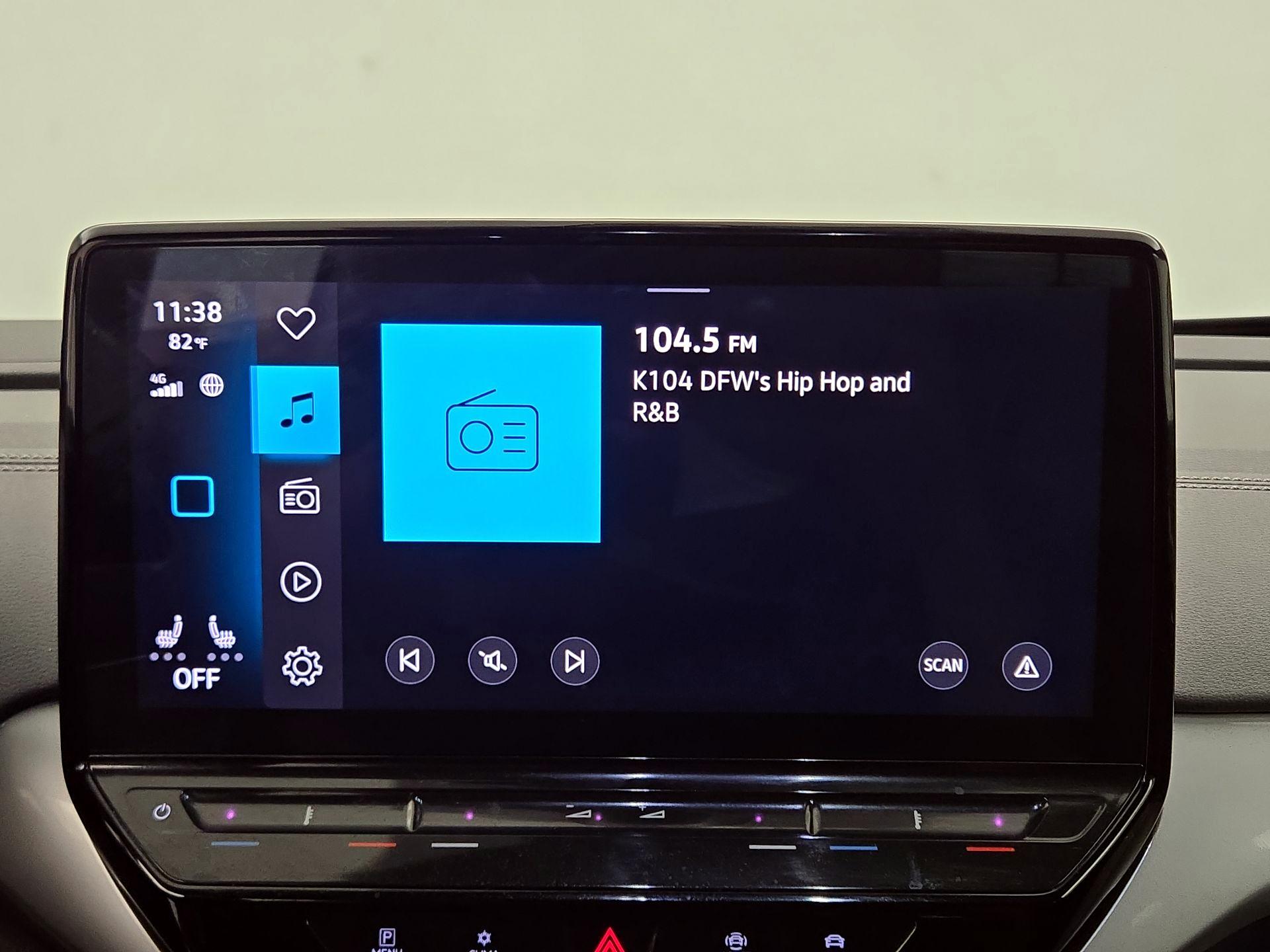 Thumbnail: 2023 Volkswagen ID.4 - 16