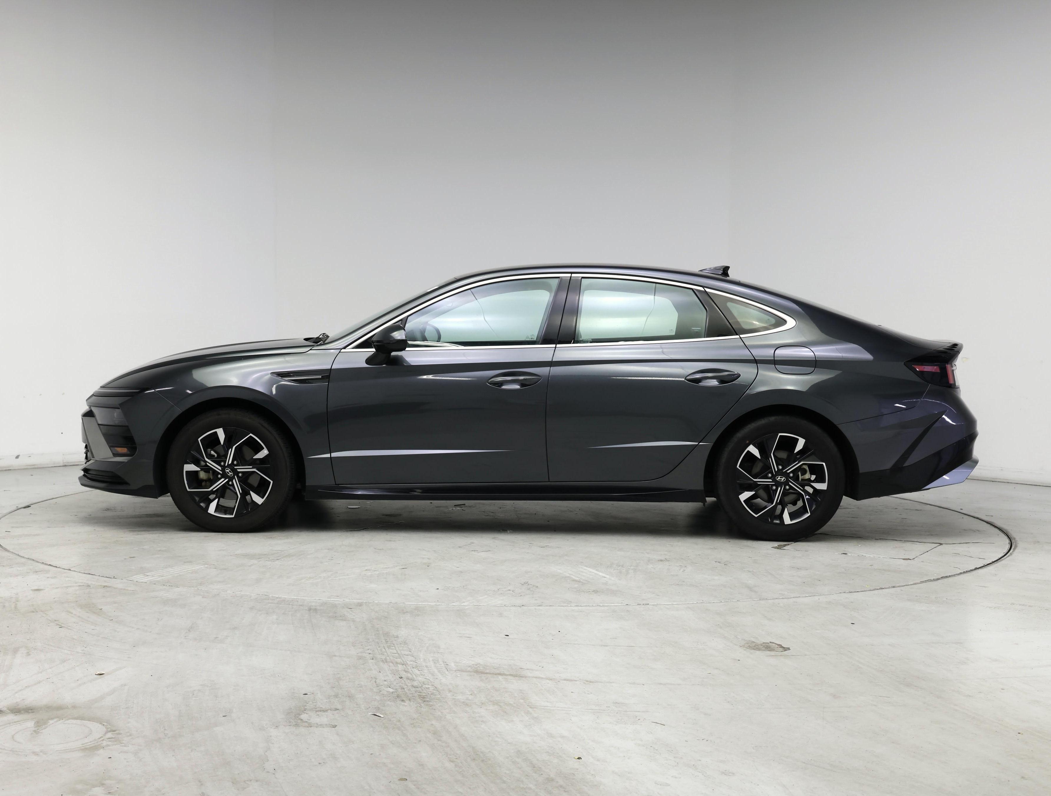 Thumbnail: 2025 Hyundai Sonata - 3