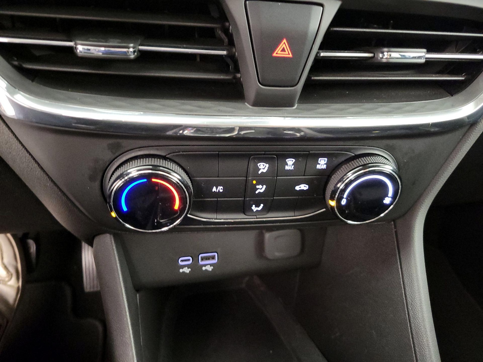 2025 Buick Encore GX Preferred - Photo 17