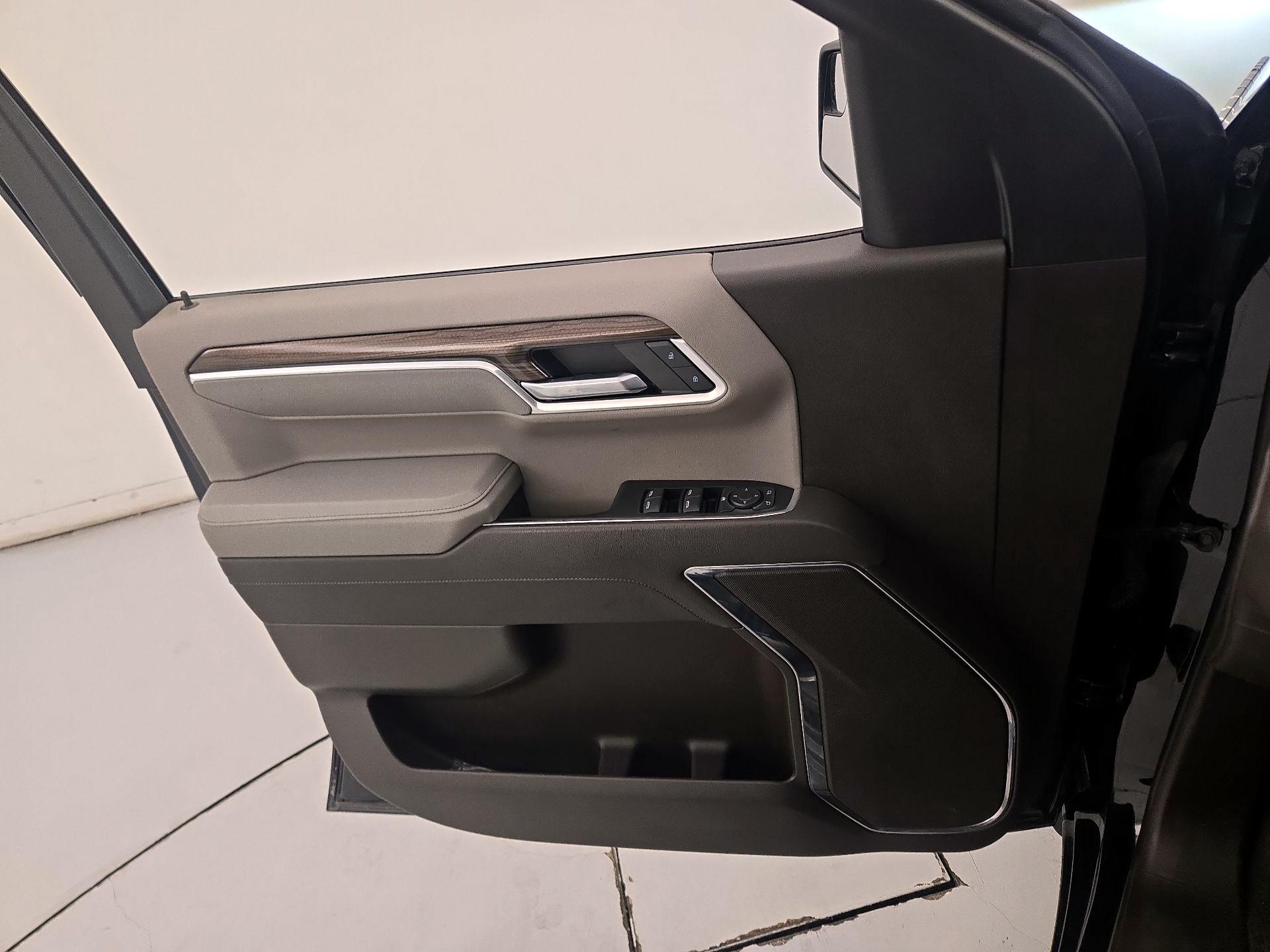 Thumbnail: 2023 Chevrolet Silverado 1500 - 12