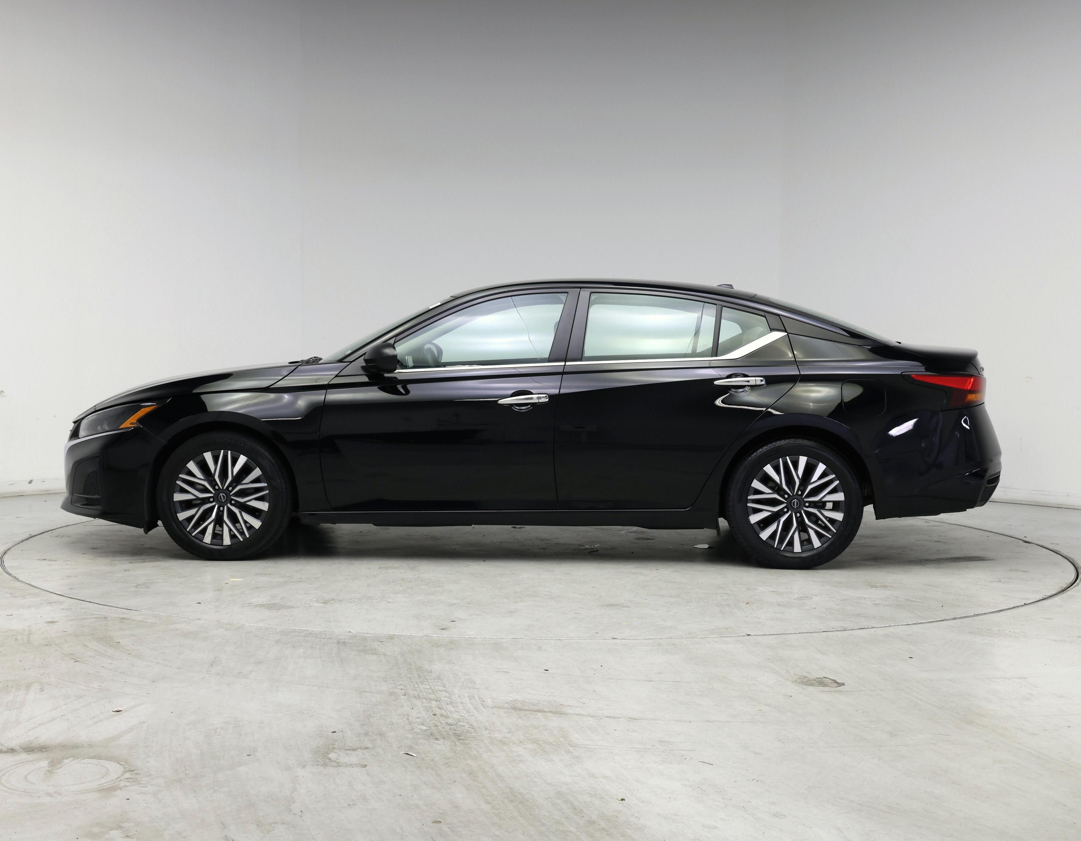 Thumbnail: 2024 Nissan Altima - 3