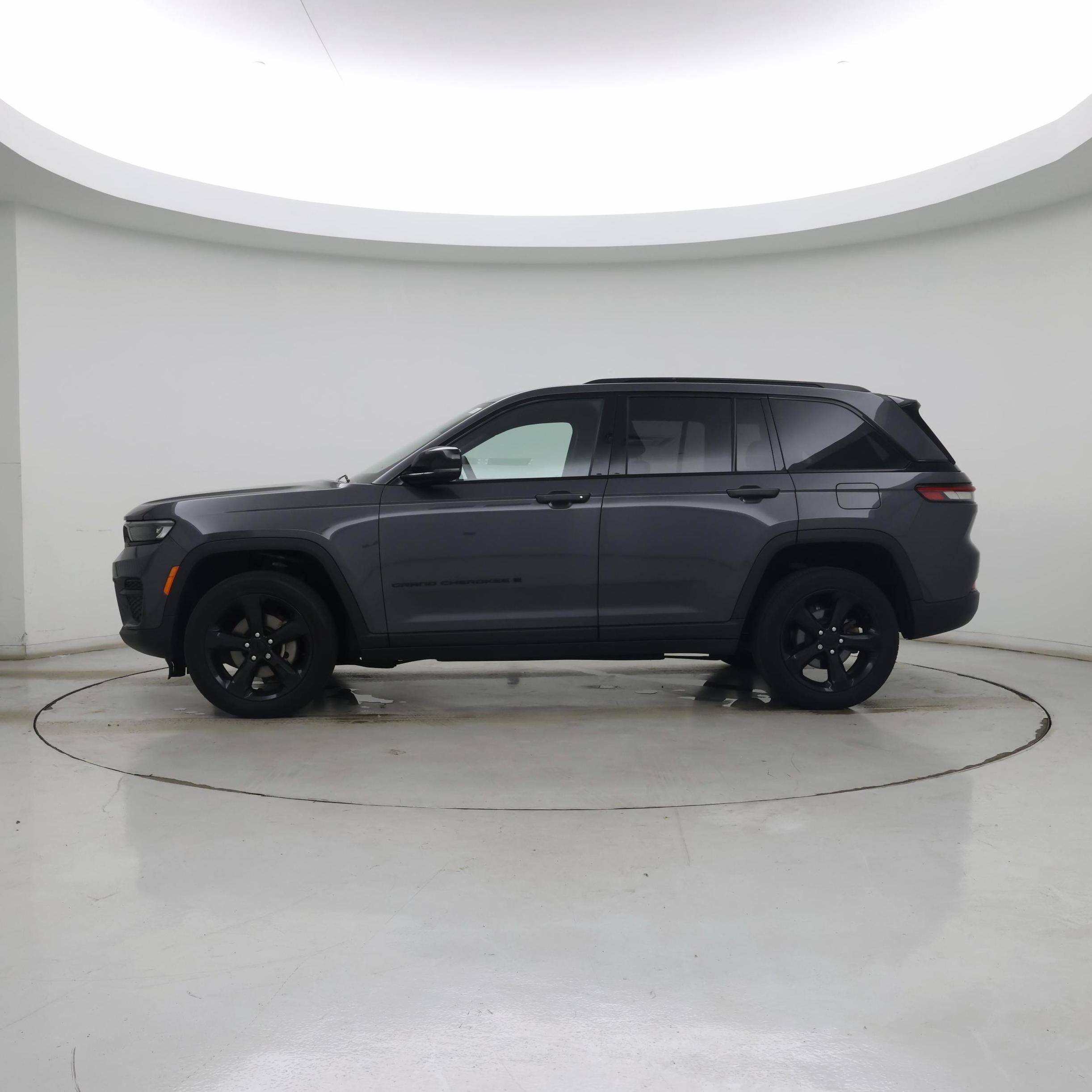 Thumbnail: 2024 Jeep Grand Cherokee - 3