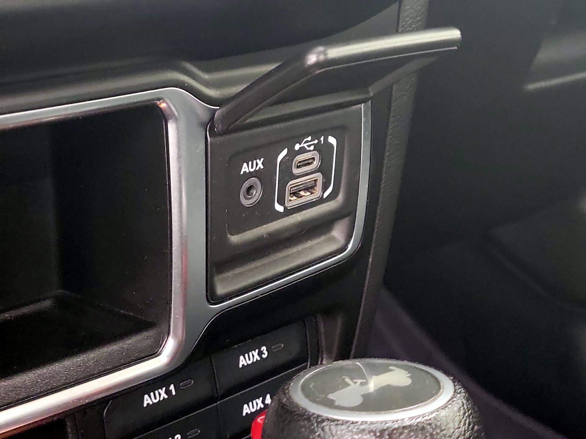 Thumbnail: 2022 Jeep Wrangler - 18