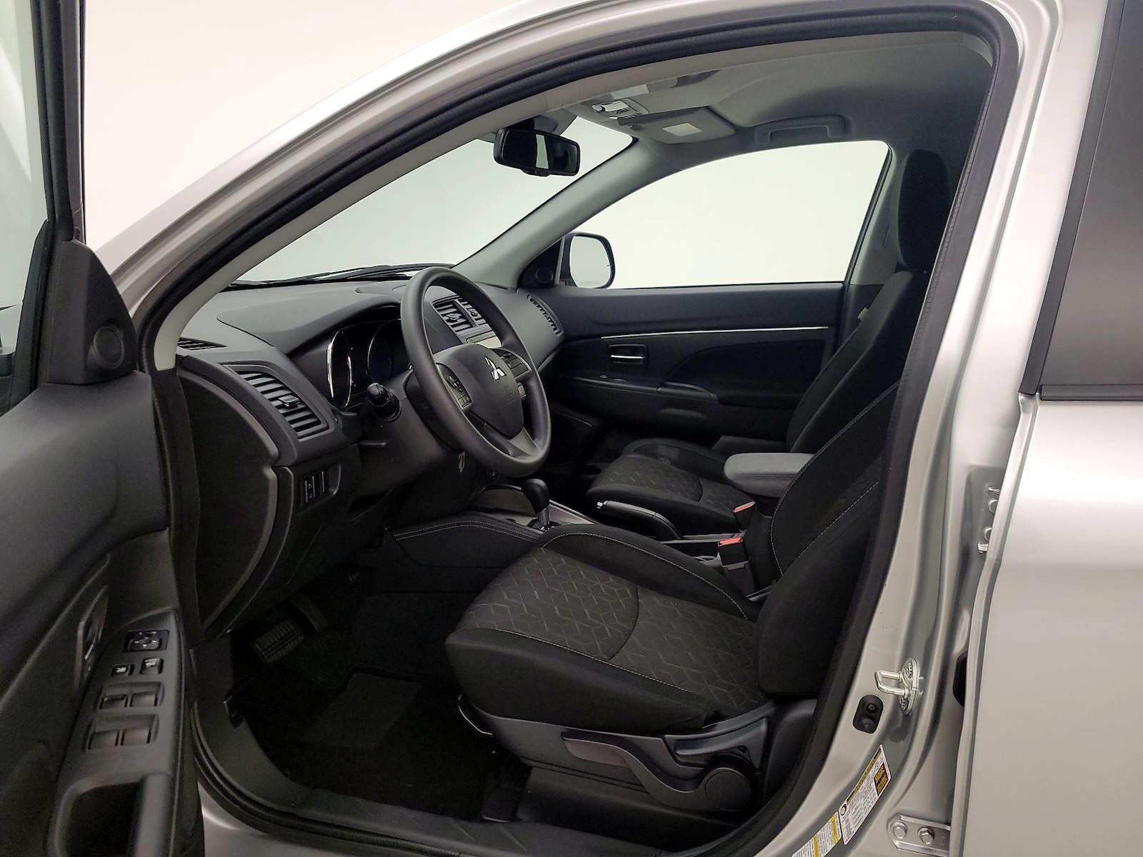 2025 Mitsubishi Outlander Sport ES - Photo 12
