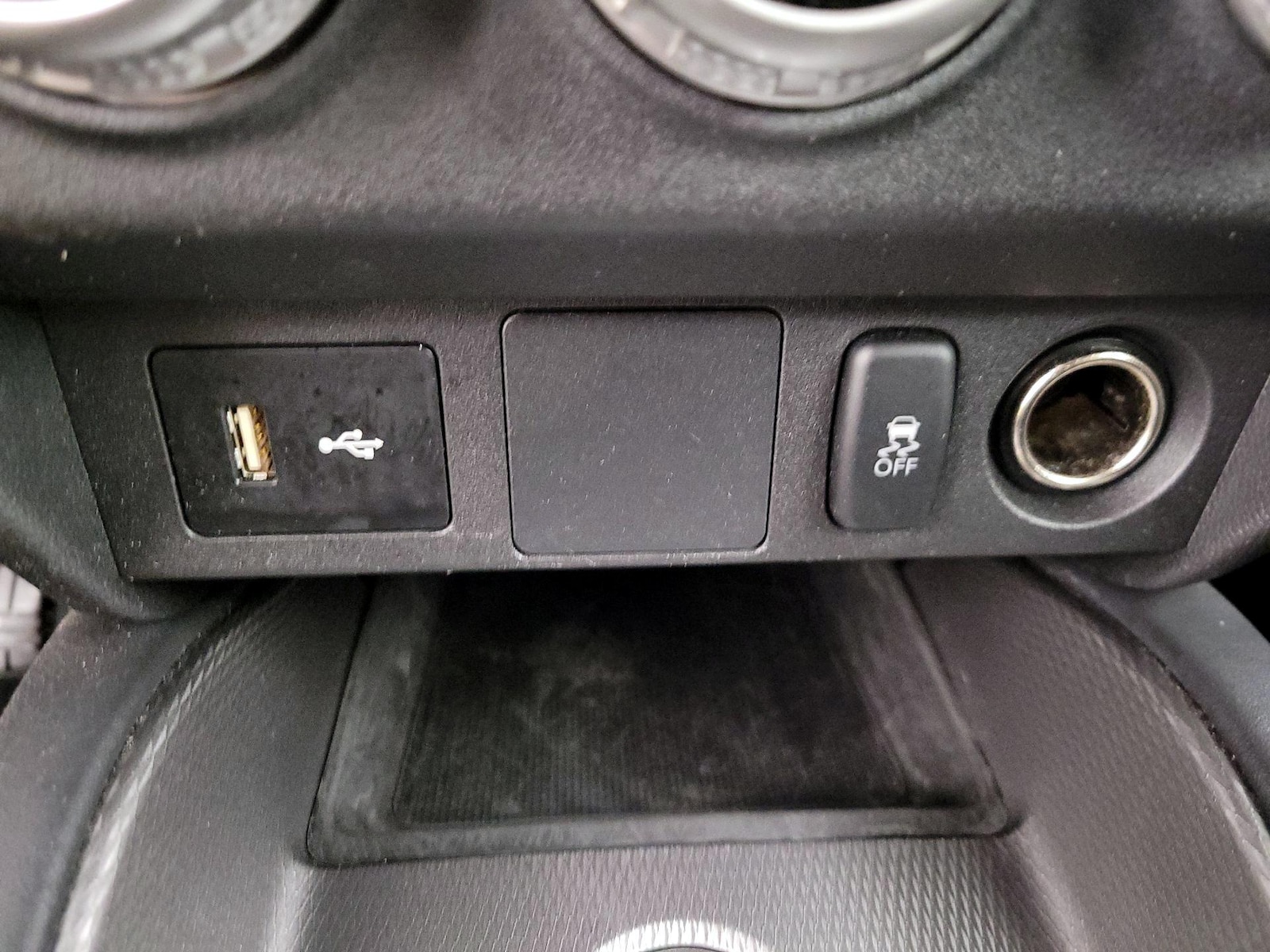 2025 Mitsubishi Outlander Sport ES - Photo 19