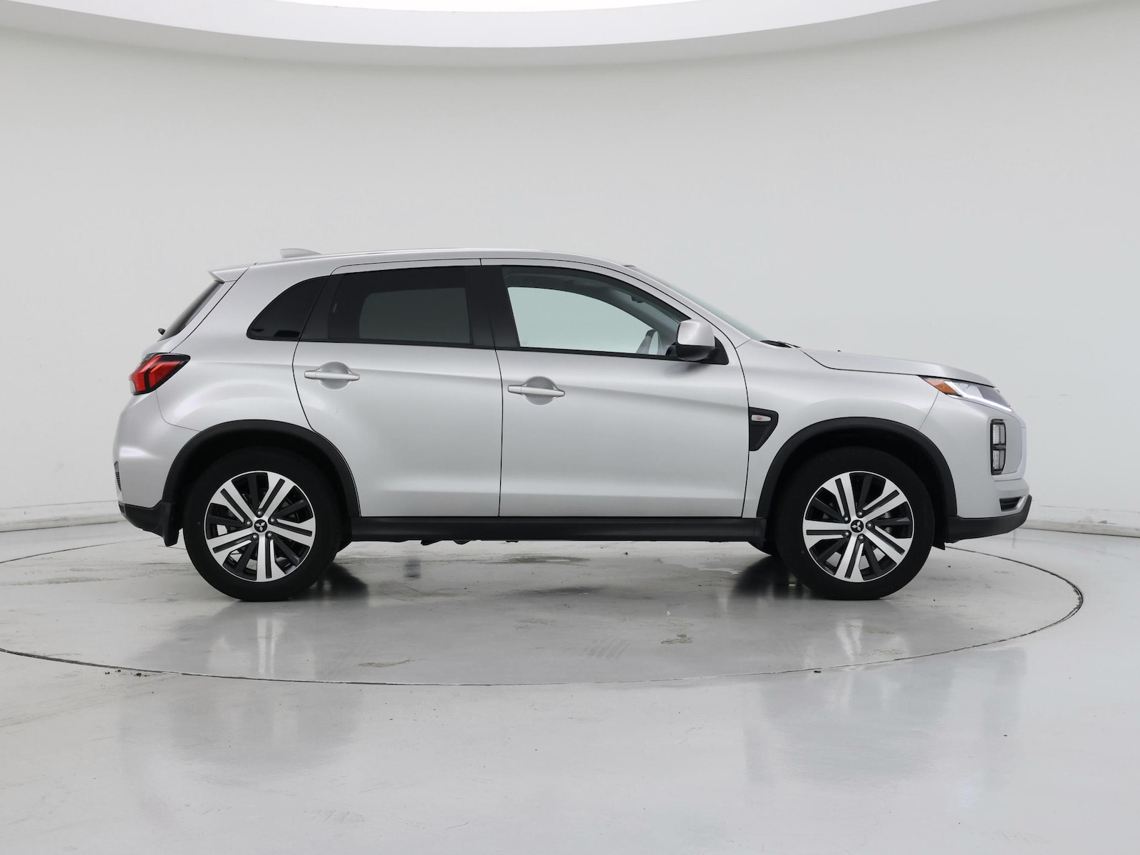 2025 Mitsubishi Outlander Sport ES - Photo 8