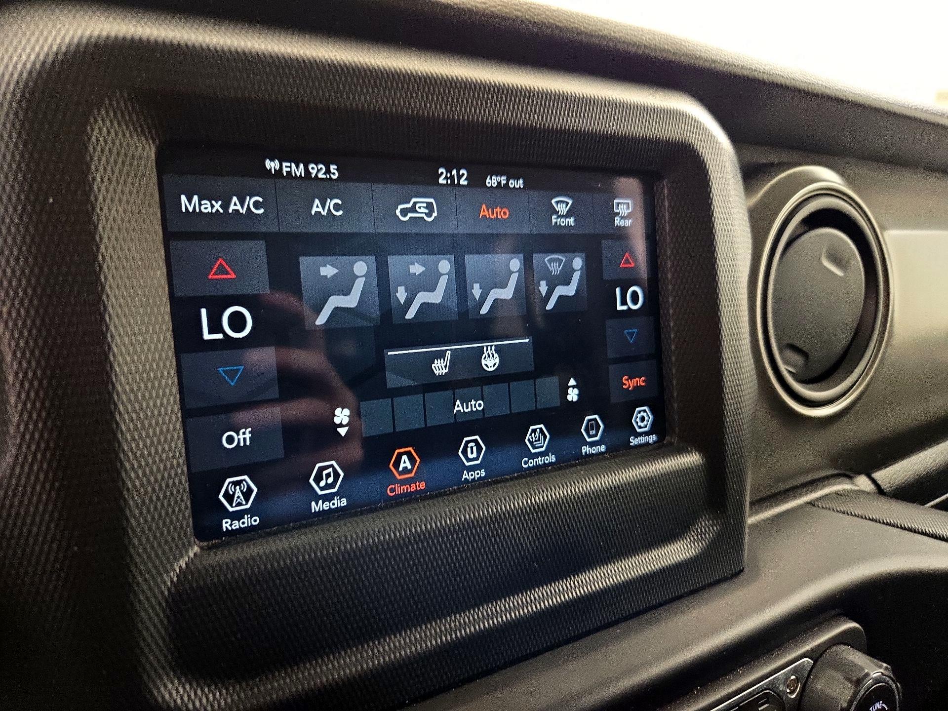 Thumbnail: 2022 Jeep Wrangler - 15