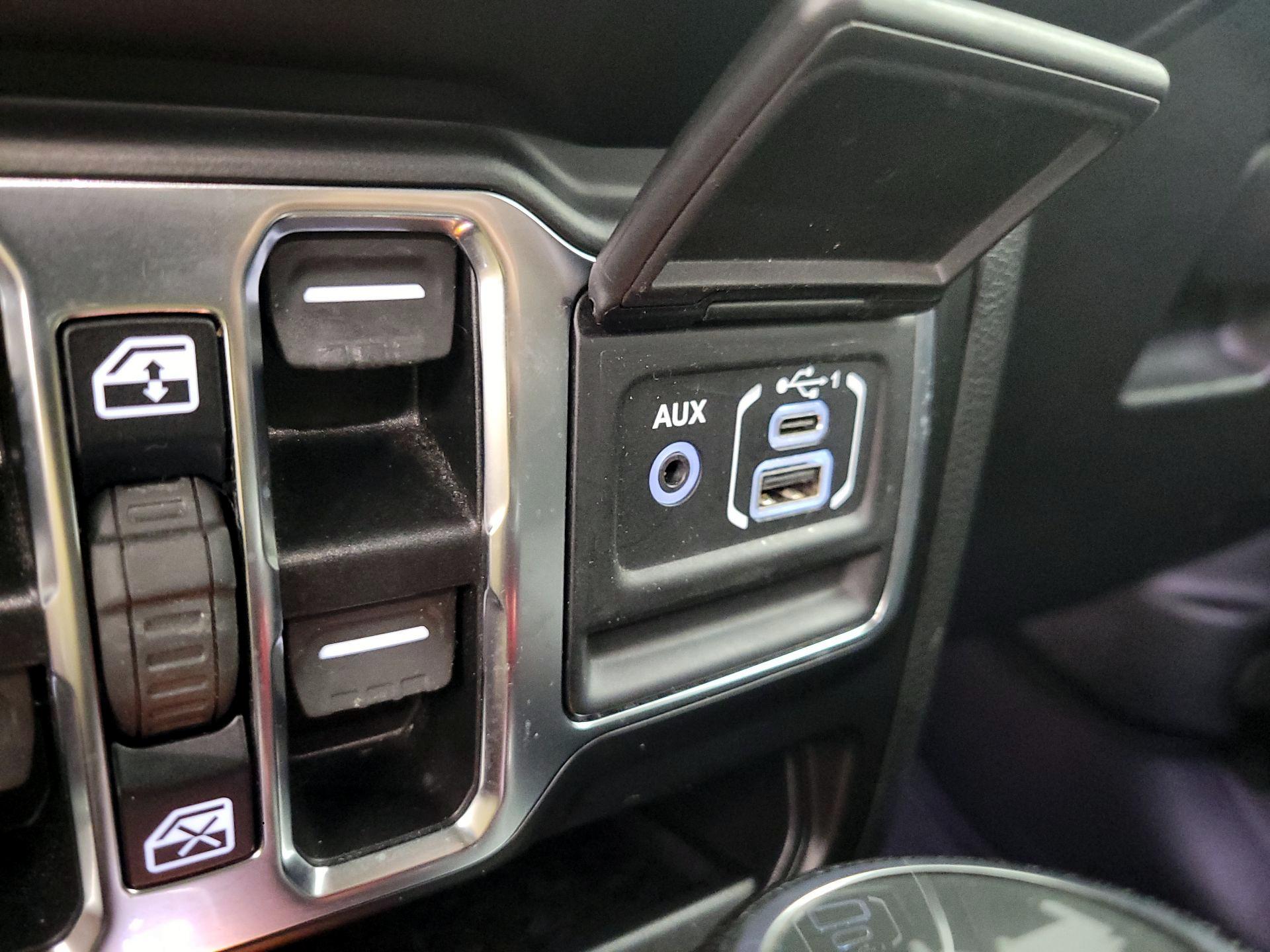 Thumbnail: 2022 Jeep Wrangler - 19