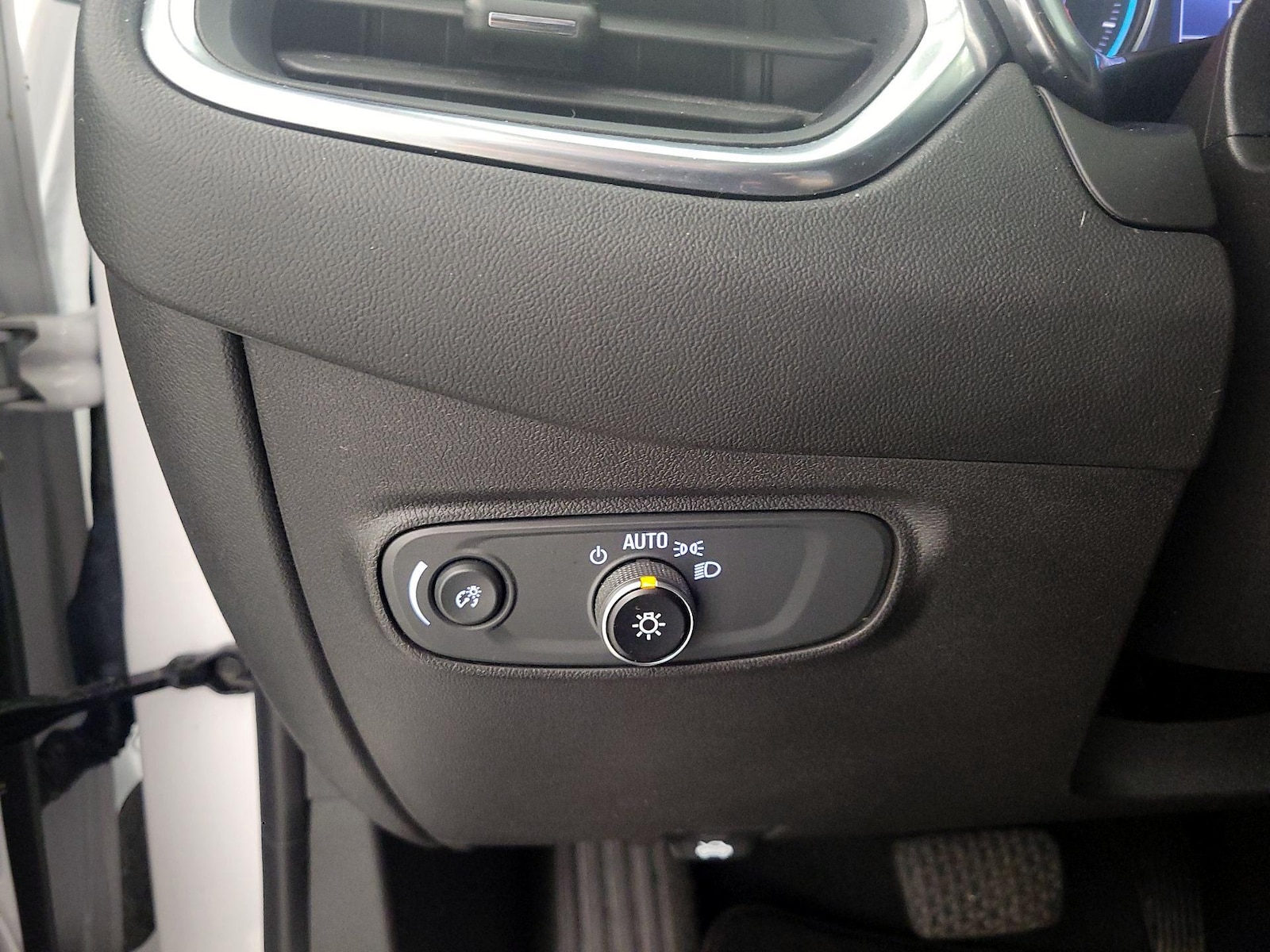 2023 Chevrolet Equinox LS - Photo 14