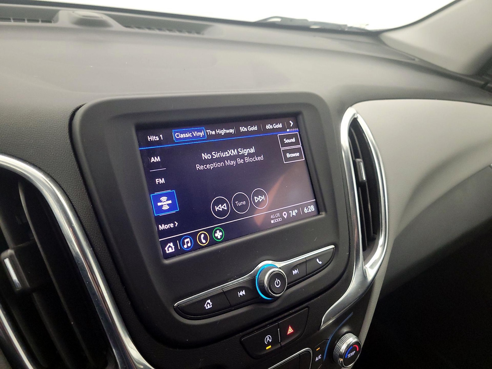2023 Chevrolet Equinox LS - Photo 16