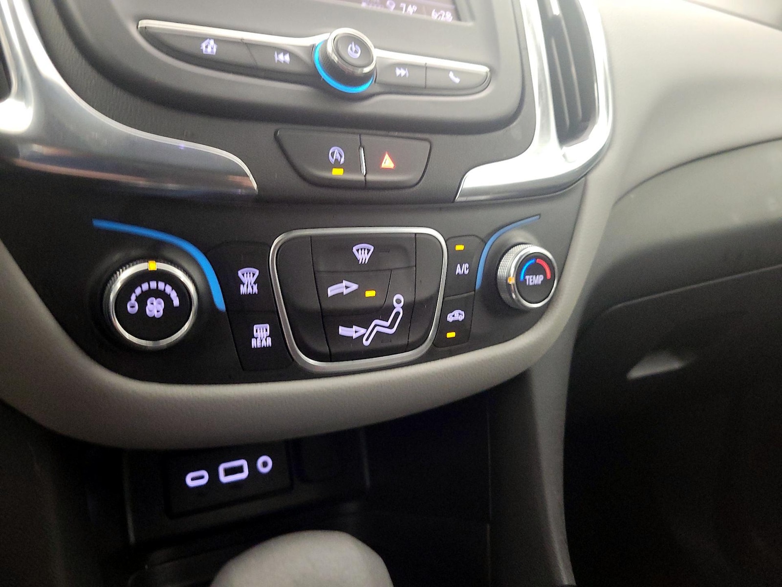 2023 Chevrolet Equinox LS - Photo 17