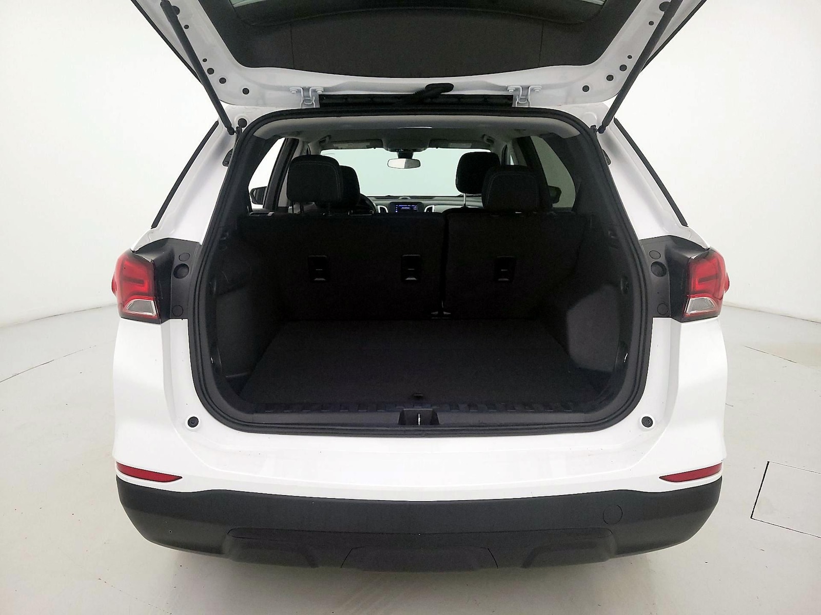 2023 Chevrolet Equinox LS - Photo 21