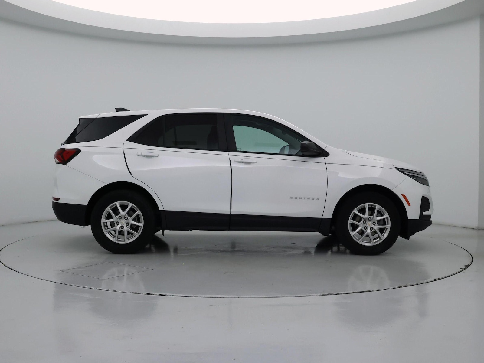 2023 Chevrolet Equinox LS - Photo 8