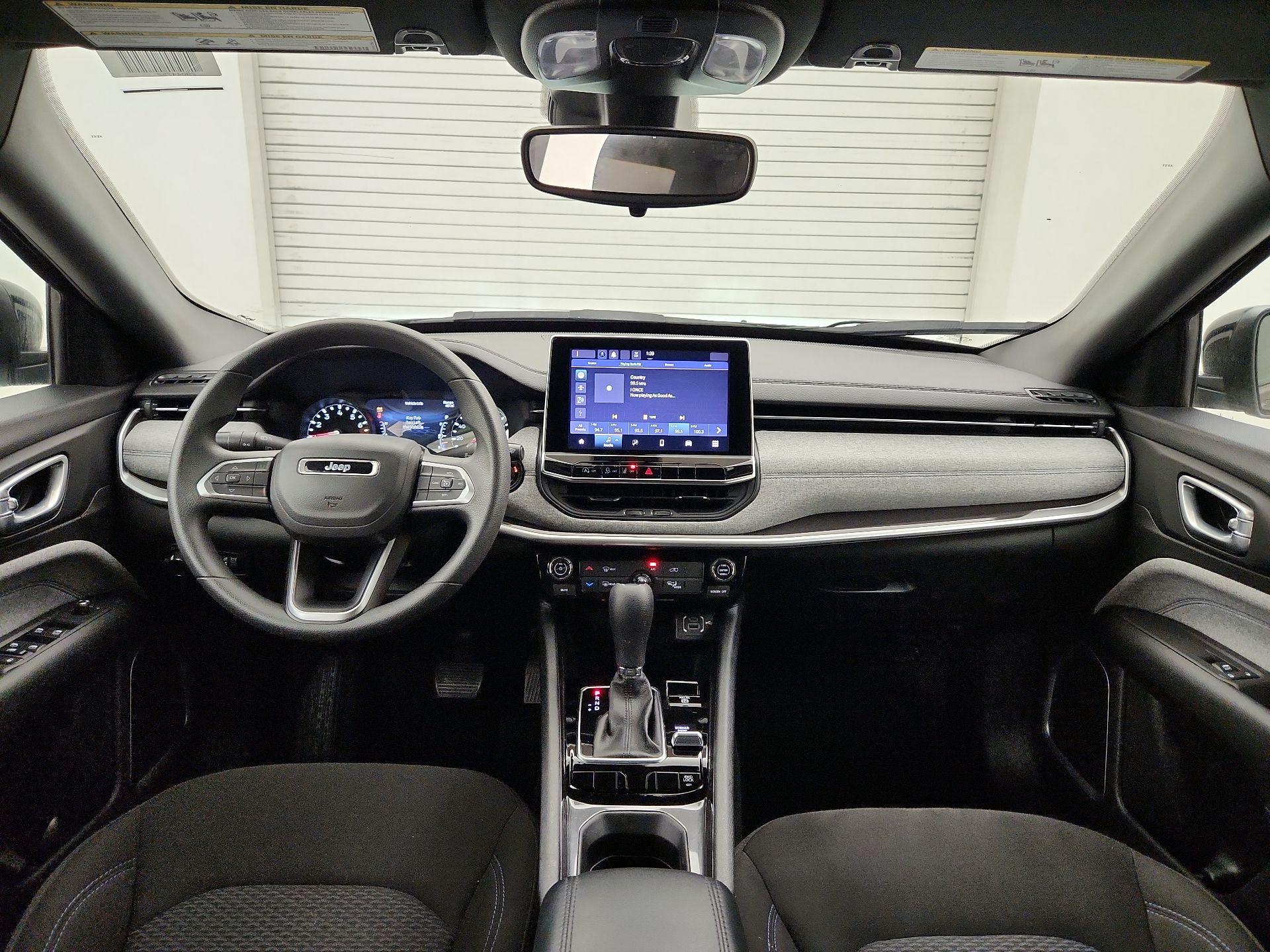 Thumbnail: 2023 Jeep Compass - 9