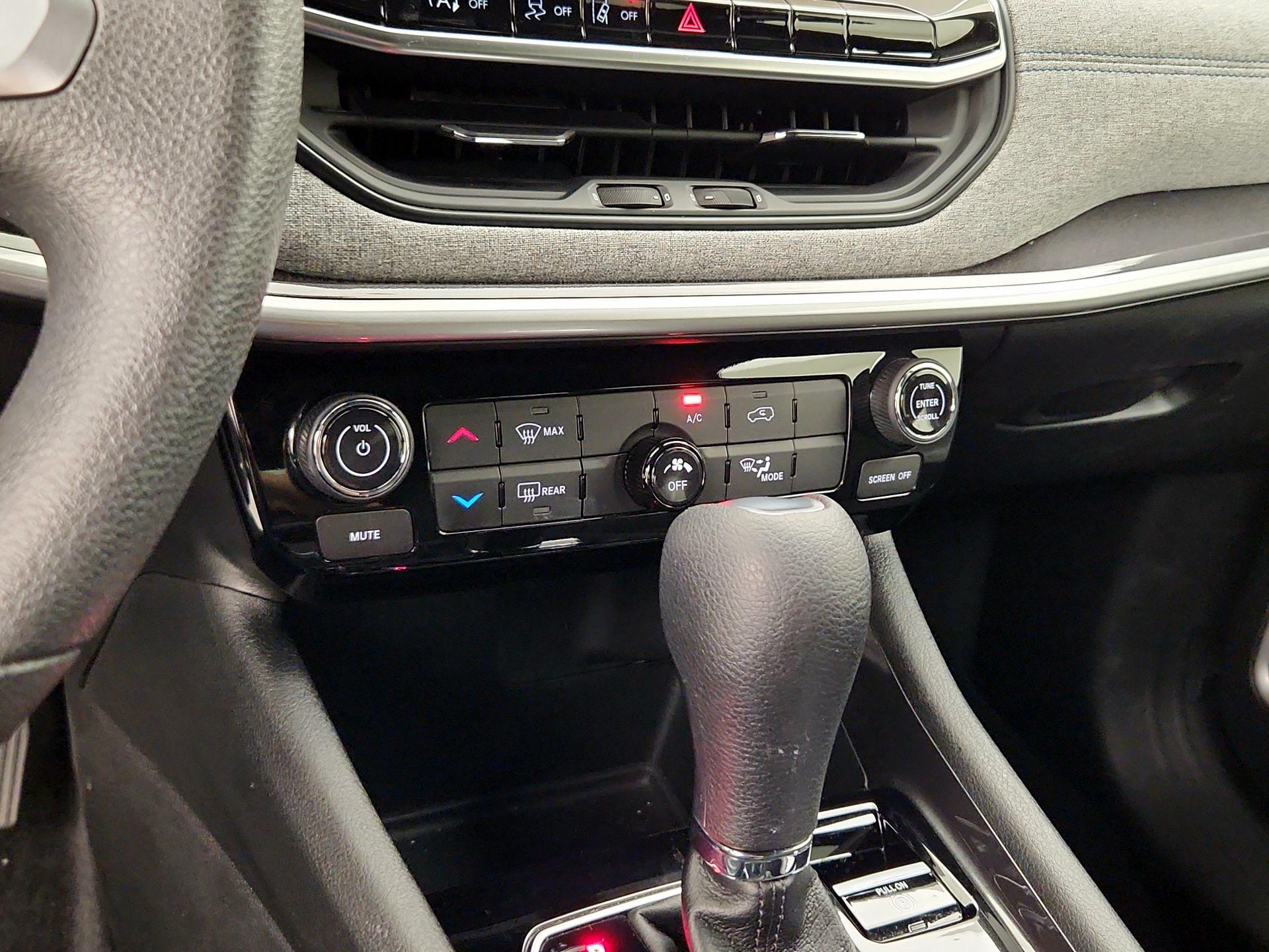 Thumbnail: 2023 Jeep Compass - 16