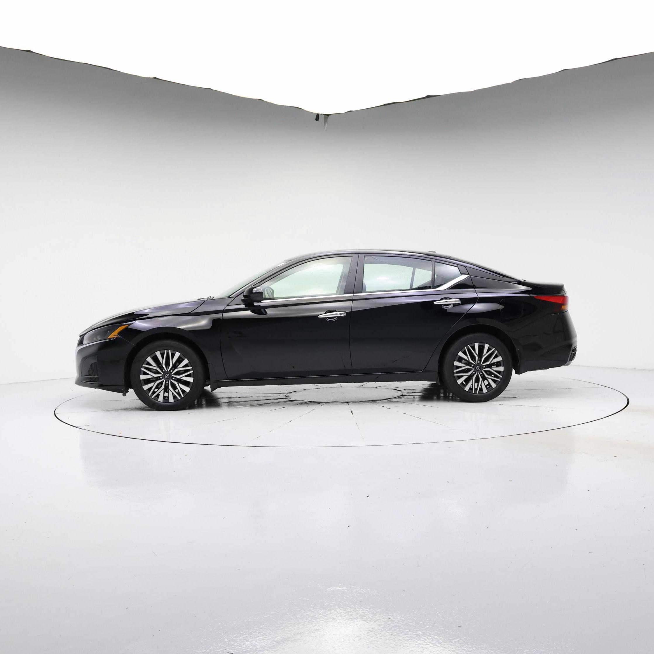 Thumbnail: 2024 Nissan Altima - 3