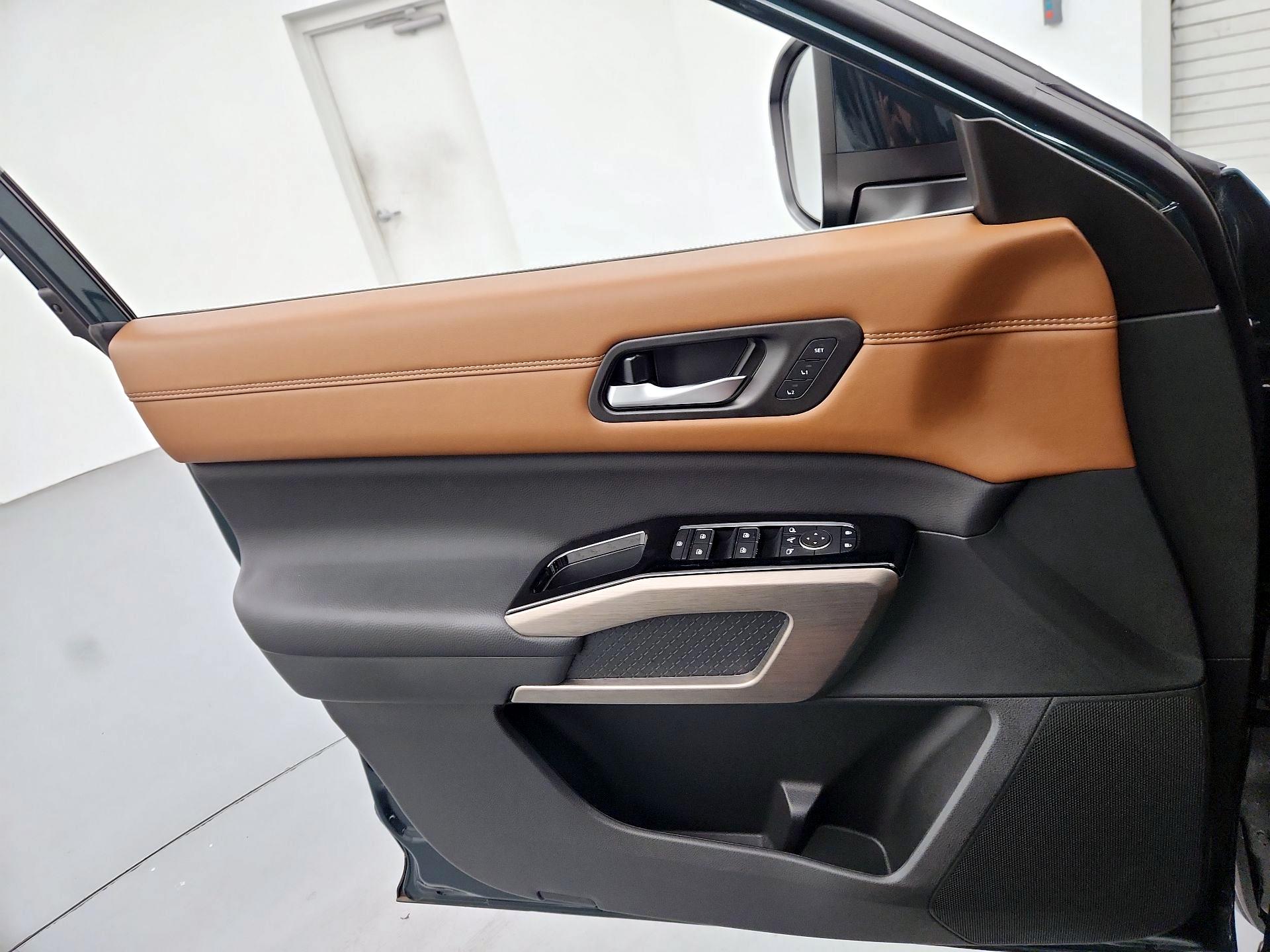 Thumbnail: 2025 Nissan Pathfinder - 12