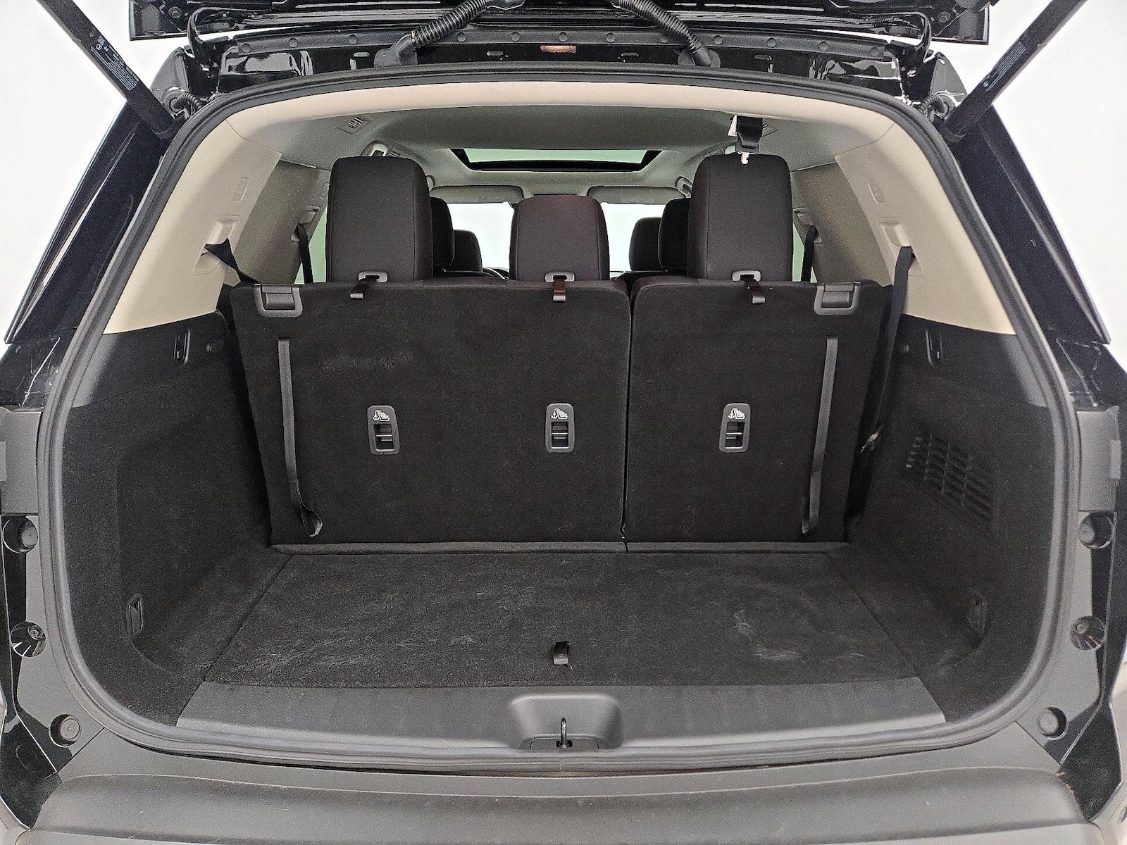 2025 Nissan Pathfinder SV - Photo 23