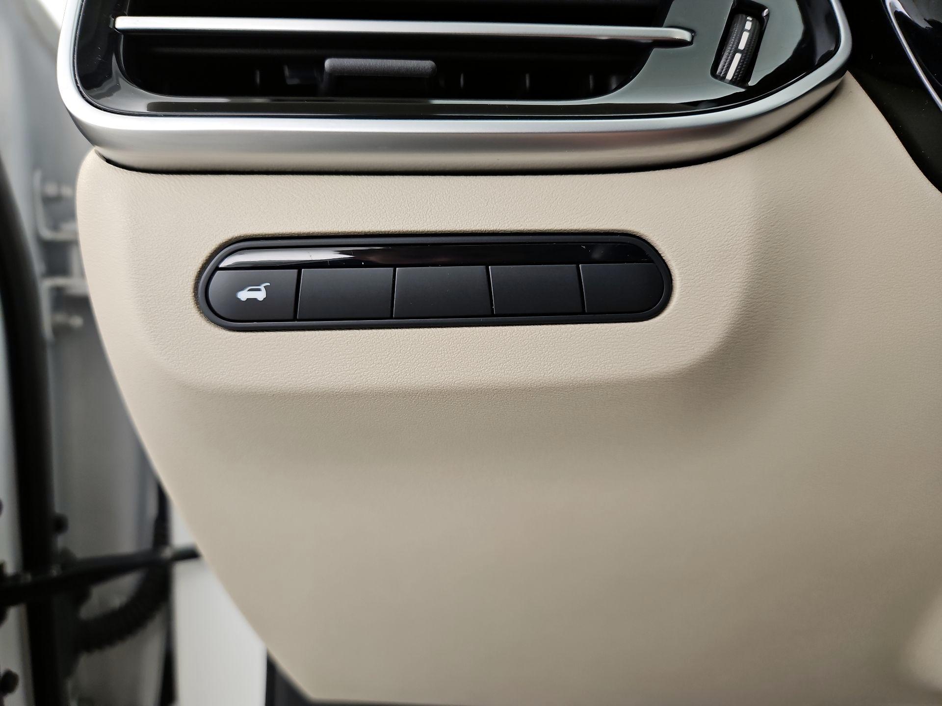 Thumbnail: 2023 INFINITI QX60 - 13