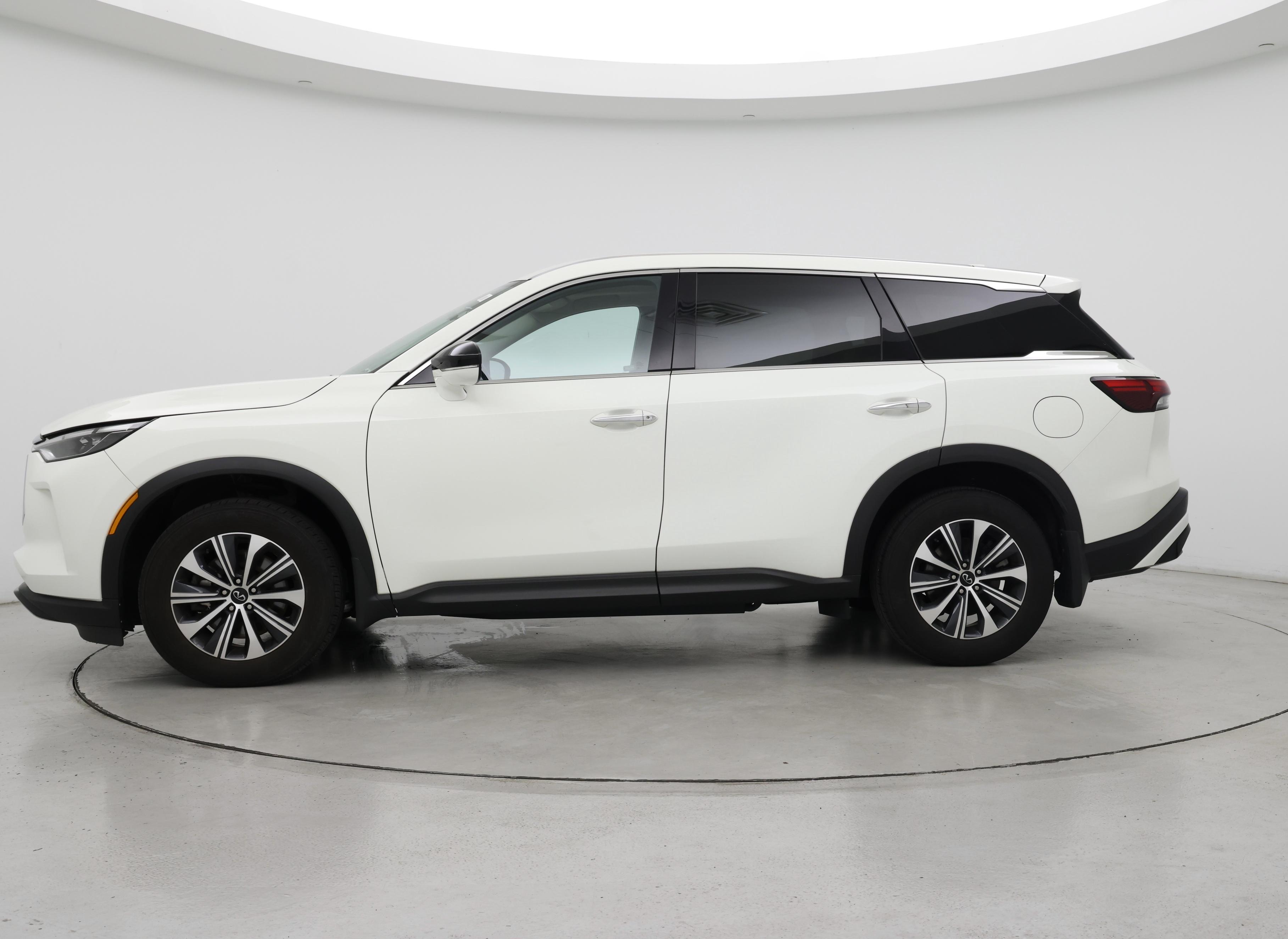 Thumbnail: 2023 INFINITI QX60 - 3