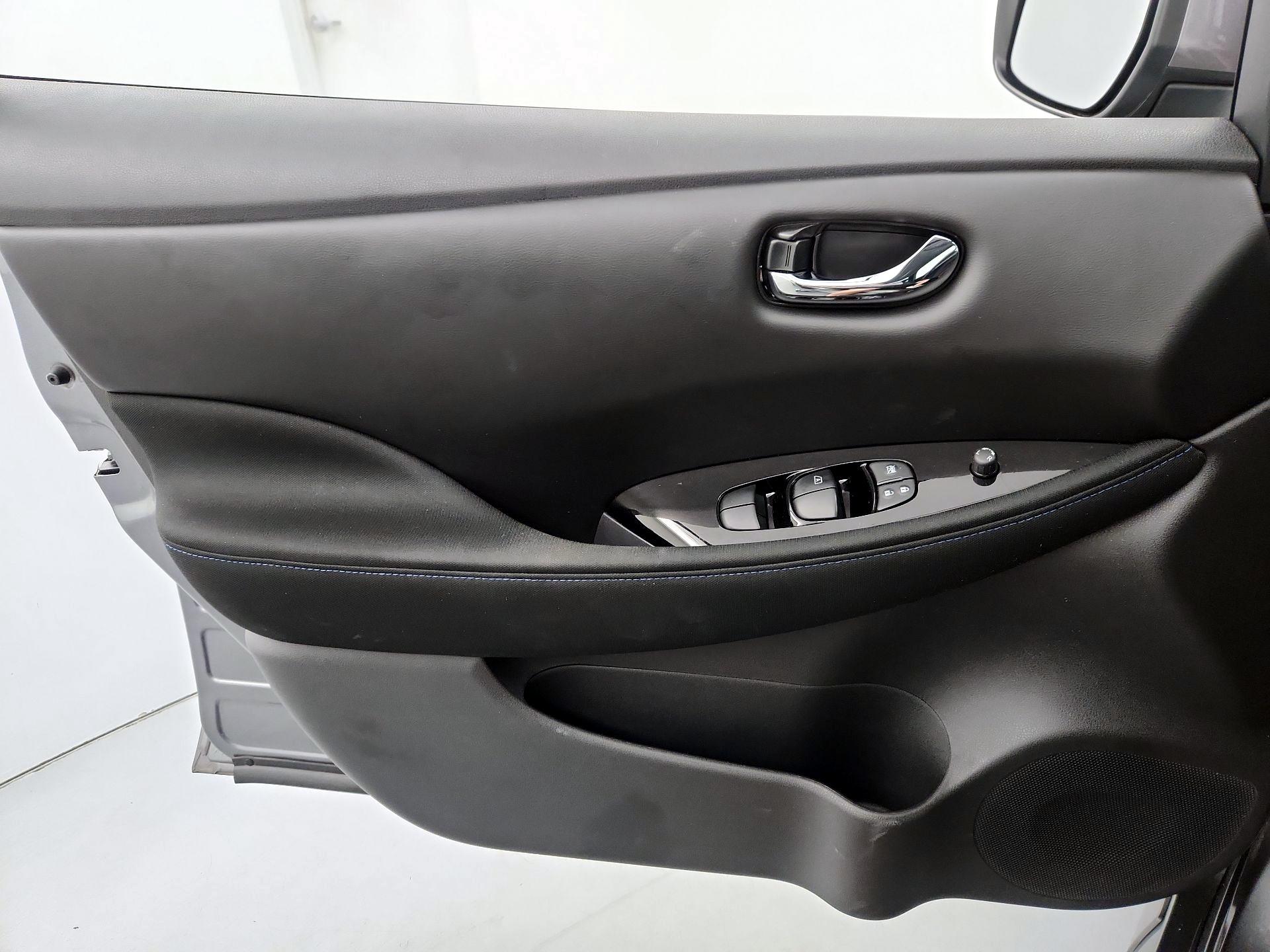 Thumbnail: 2024 Nissan Leaf - 12