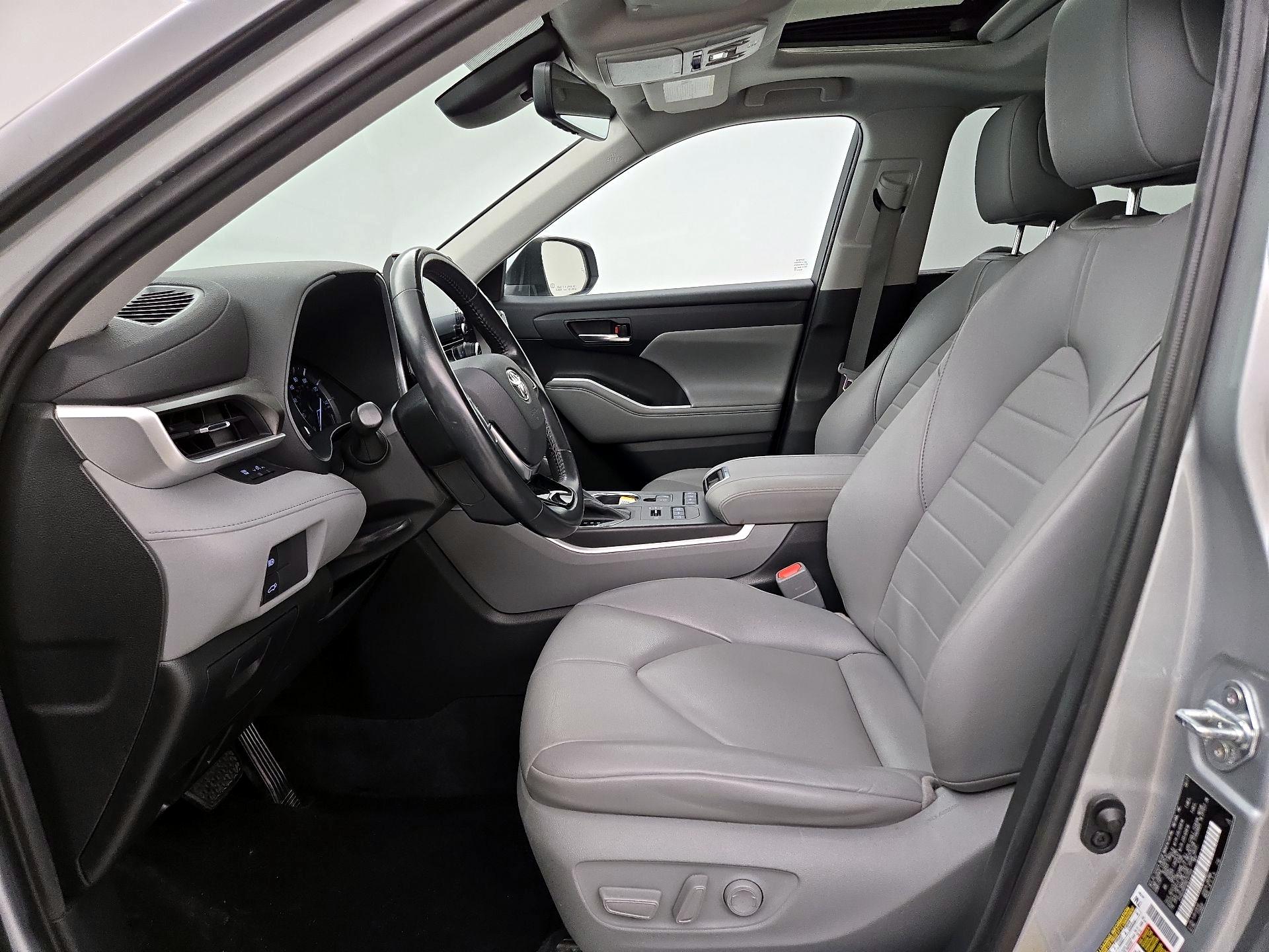 Thumbnail: 2021 Toyota Highlander - 11