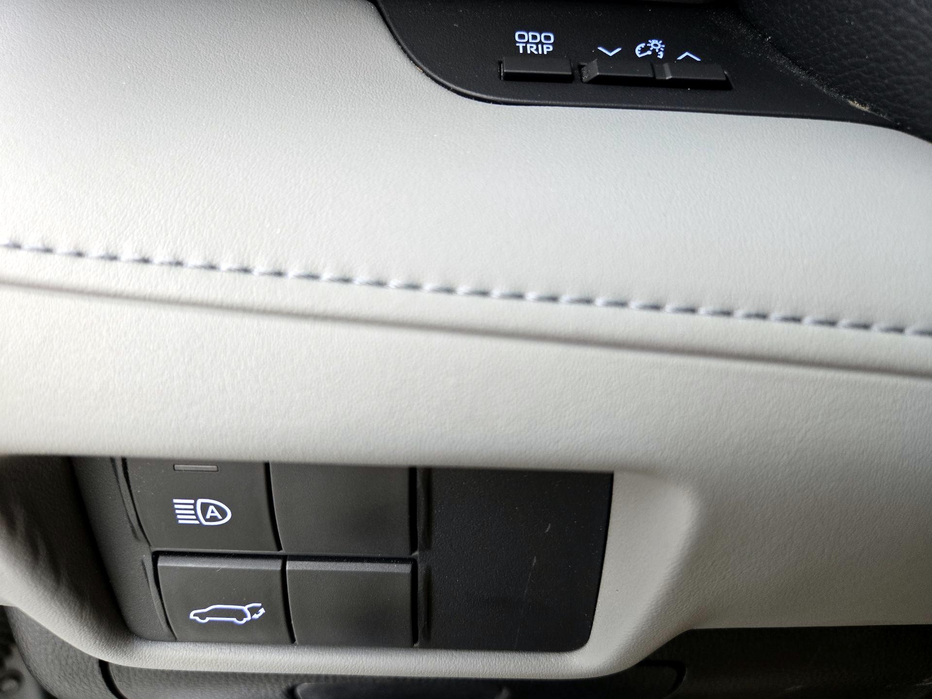 Thumbnail: 2021 Toyota Highlander - 13