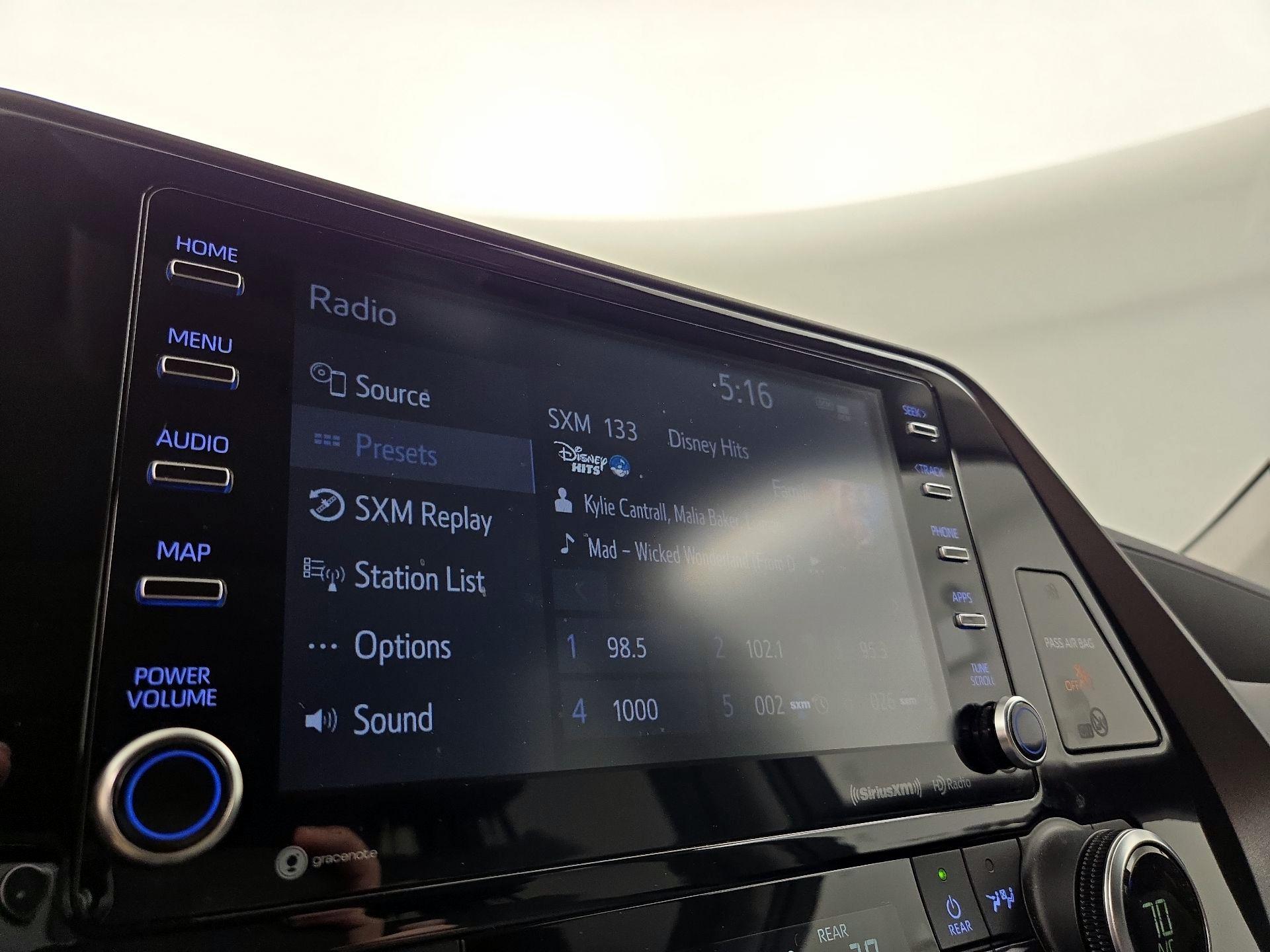 Thumbnail: 2021 Toyota Highlander - 15