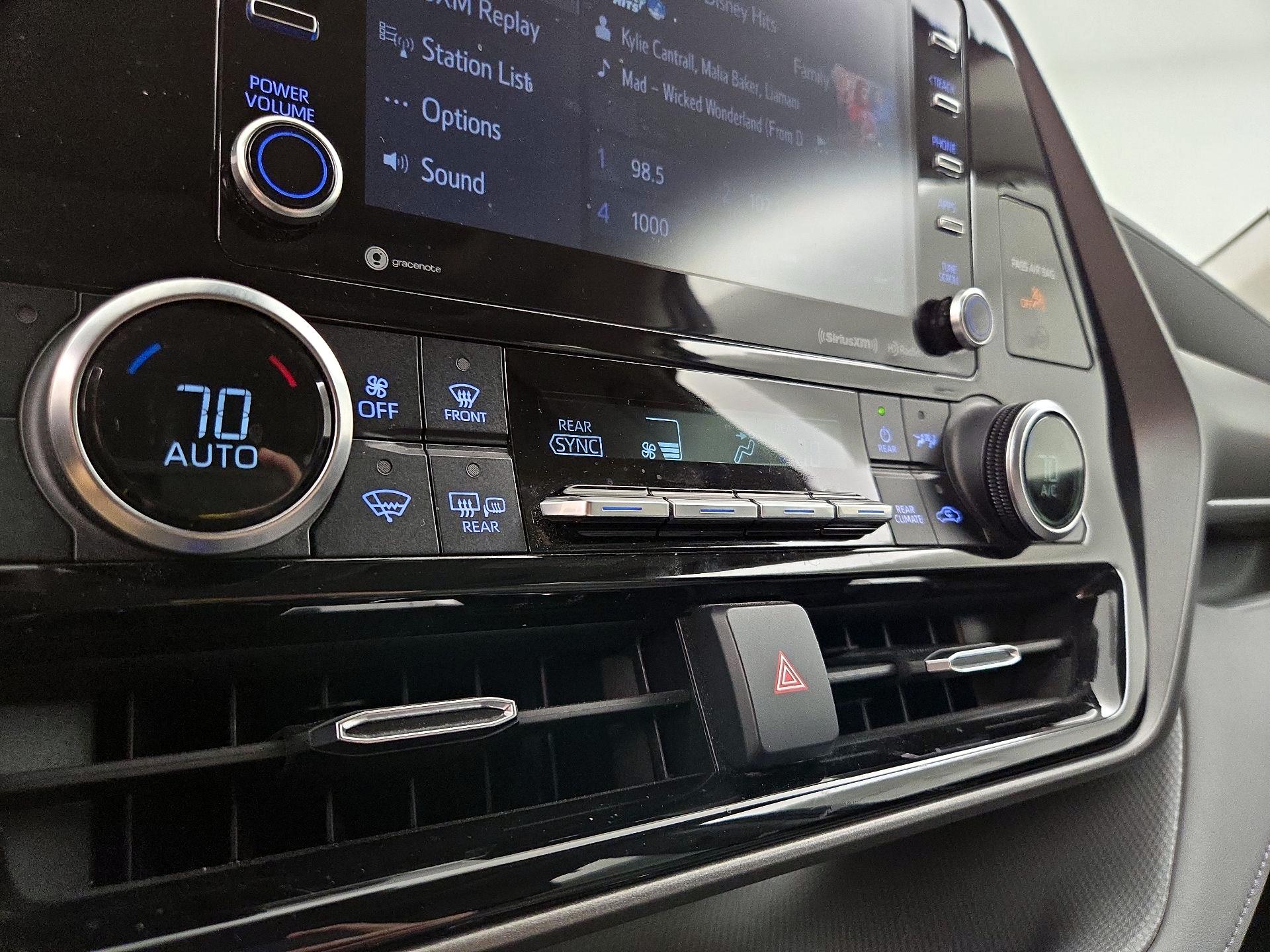 Thumbnail: 2021 Toyota Highlander - 16