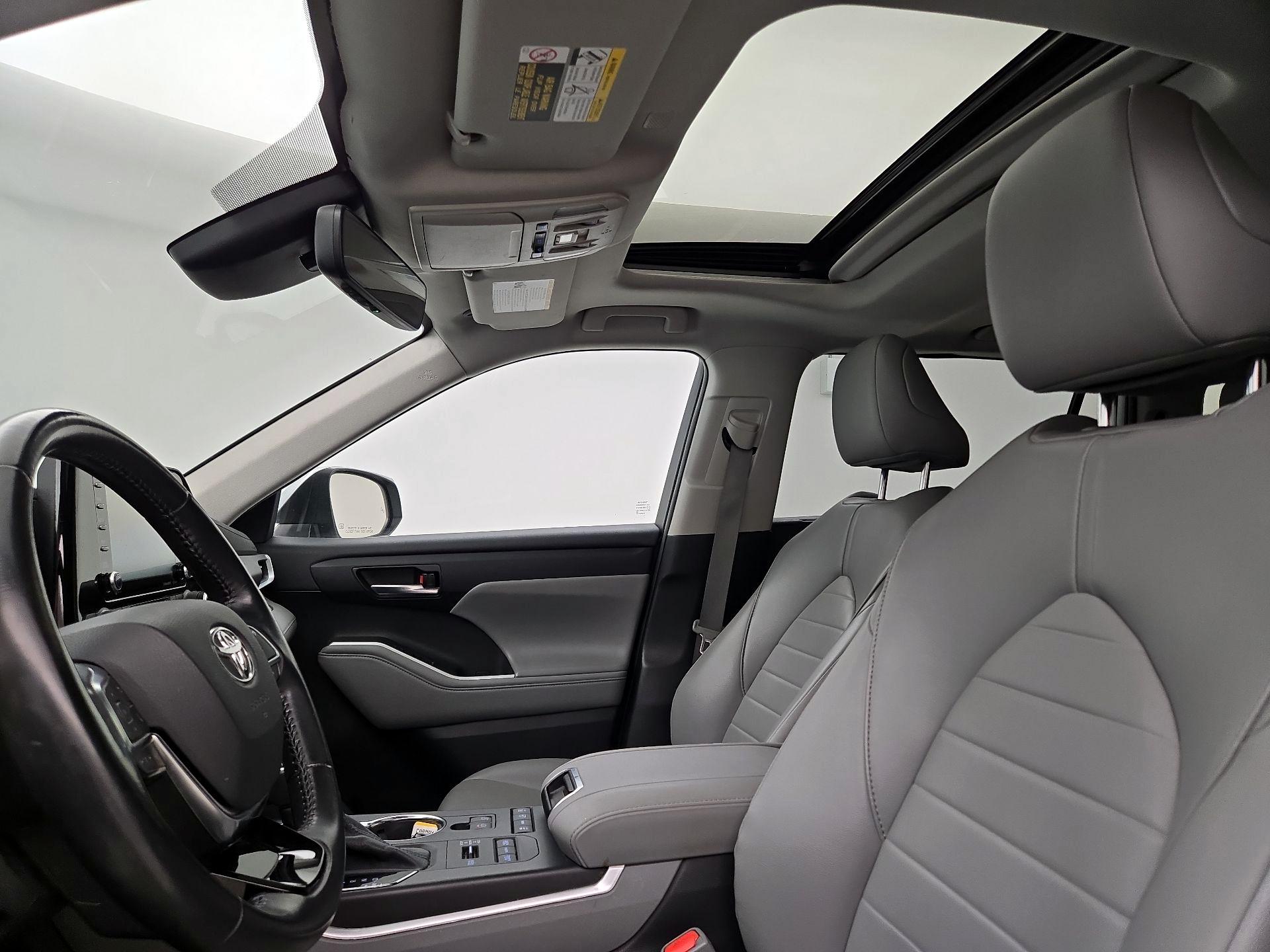 Thumbnail: 2021 Toyota Highlander - 19