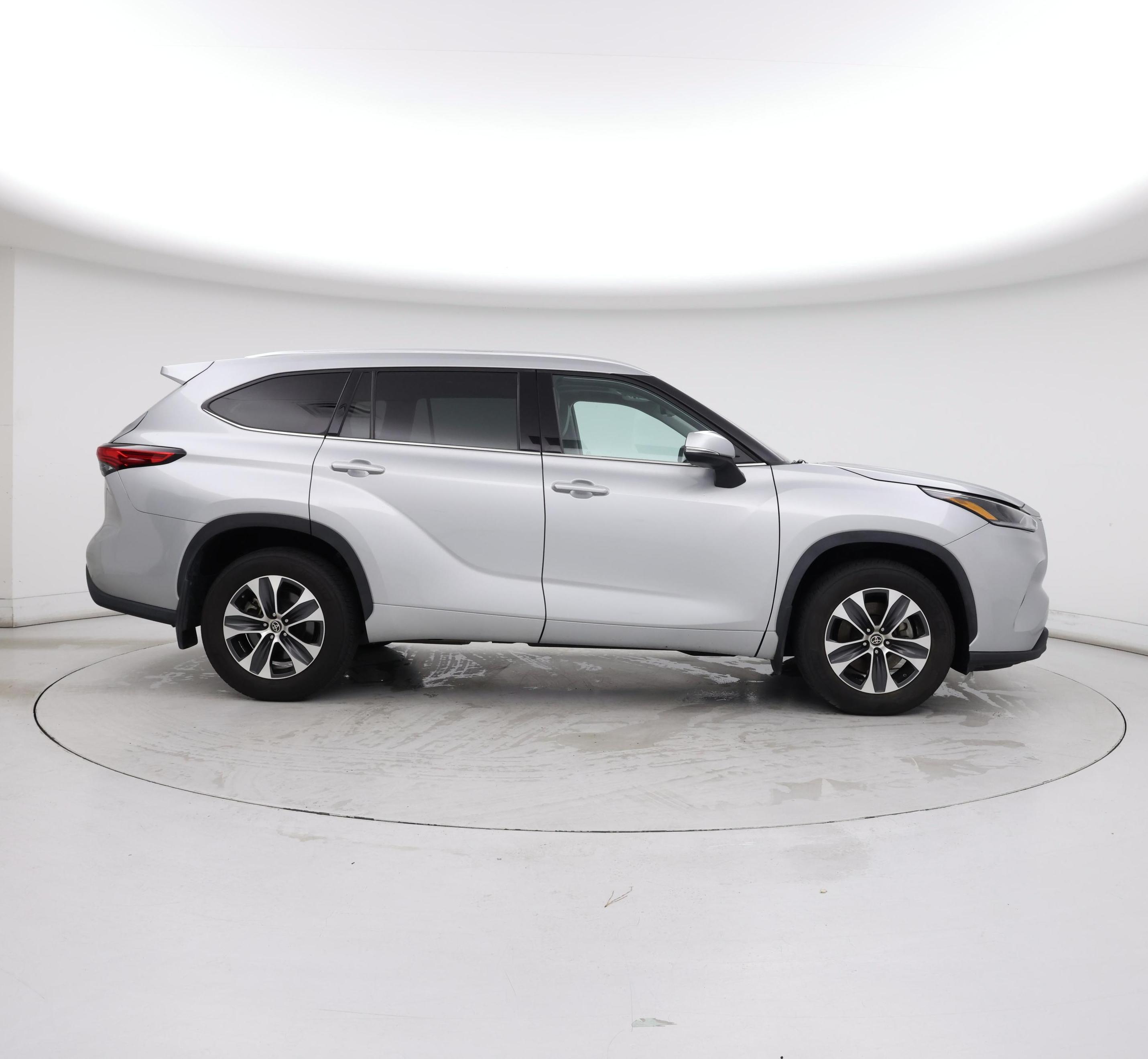 Thumbnail: 2021 Toyota Highlander - 7