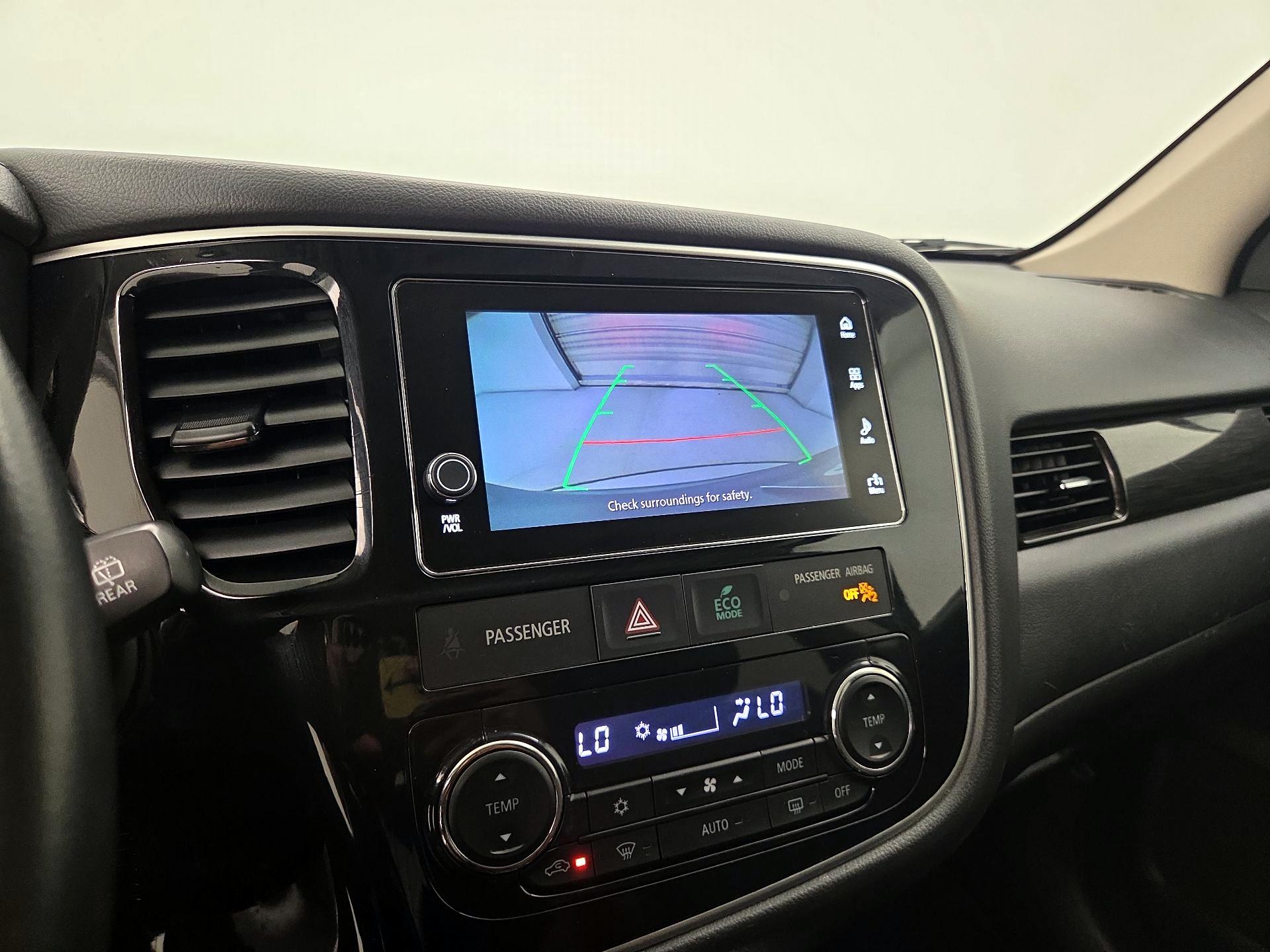 Thumbnail: 2018 Mitsubishi Outlander - 14