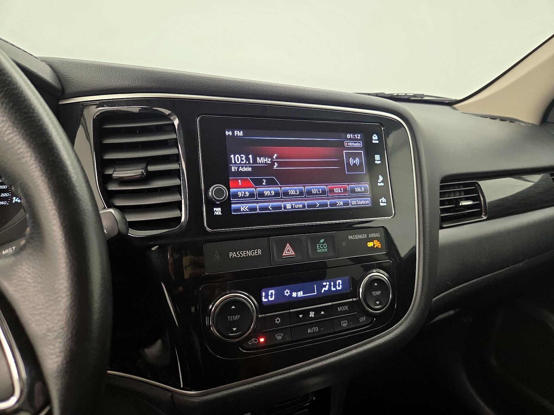 Thumbnail: 2018 Mitsubishi Outlander - 15